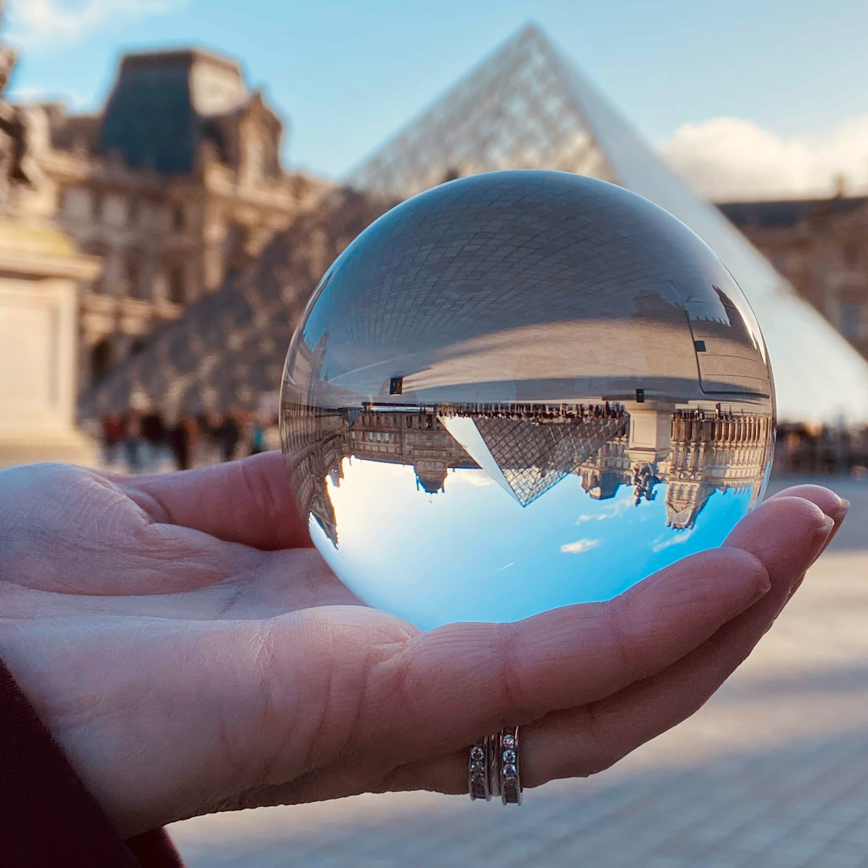 Ep. 104 - Louvre vs. the Met: The Ultimate Museum Showdown episode artwork