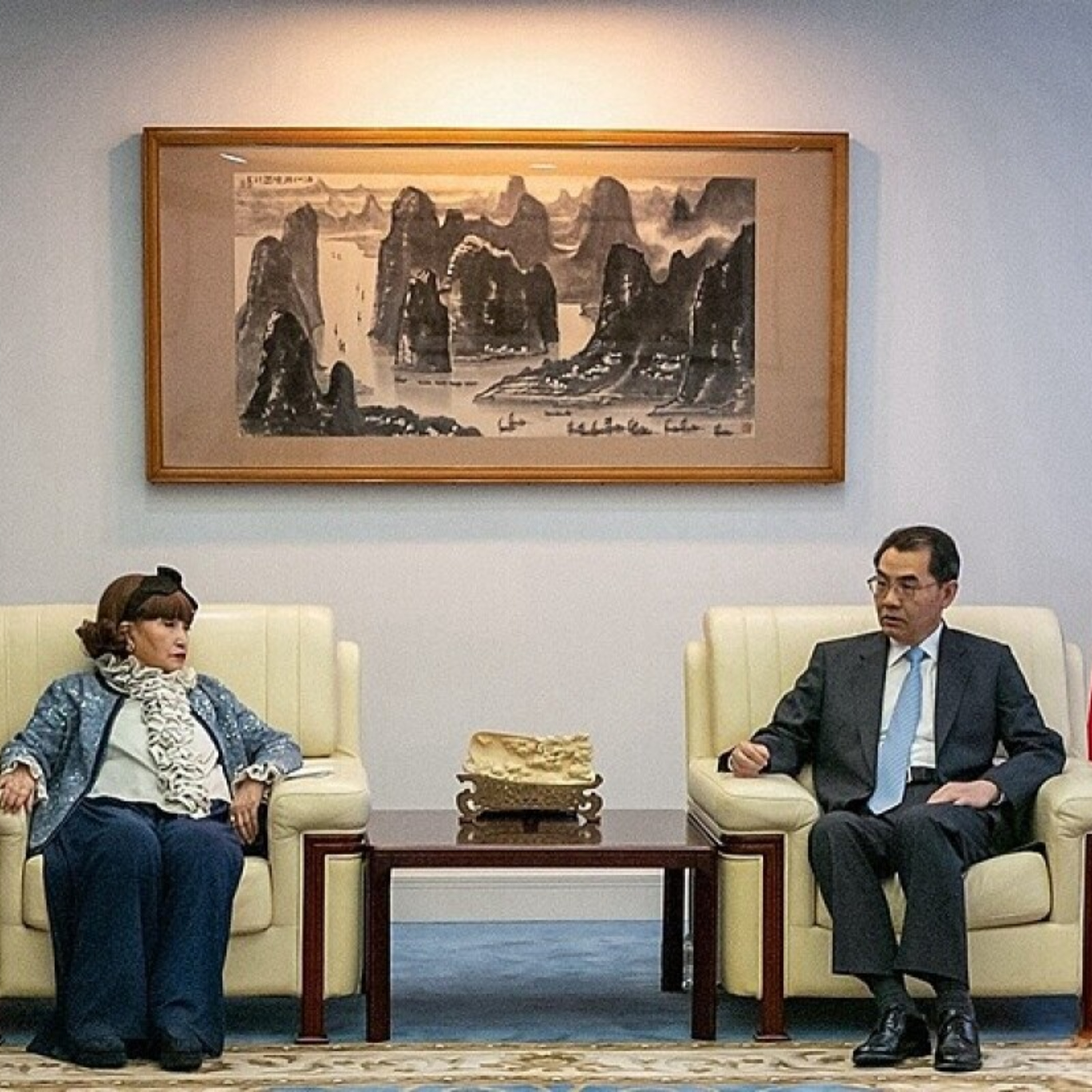 中国の呉江浩駐日大使が黒柳徹子さんと面会 episode artwork