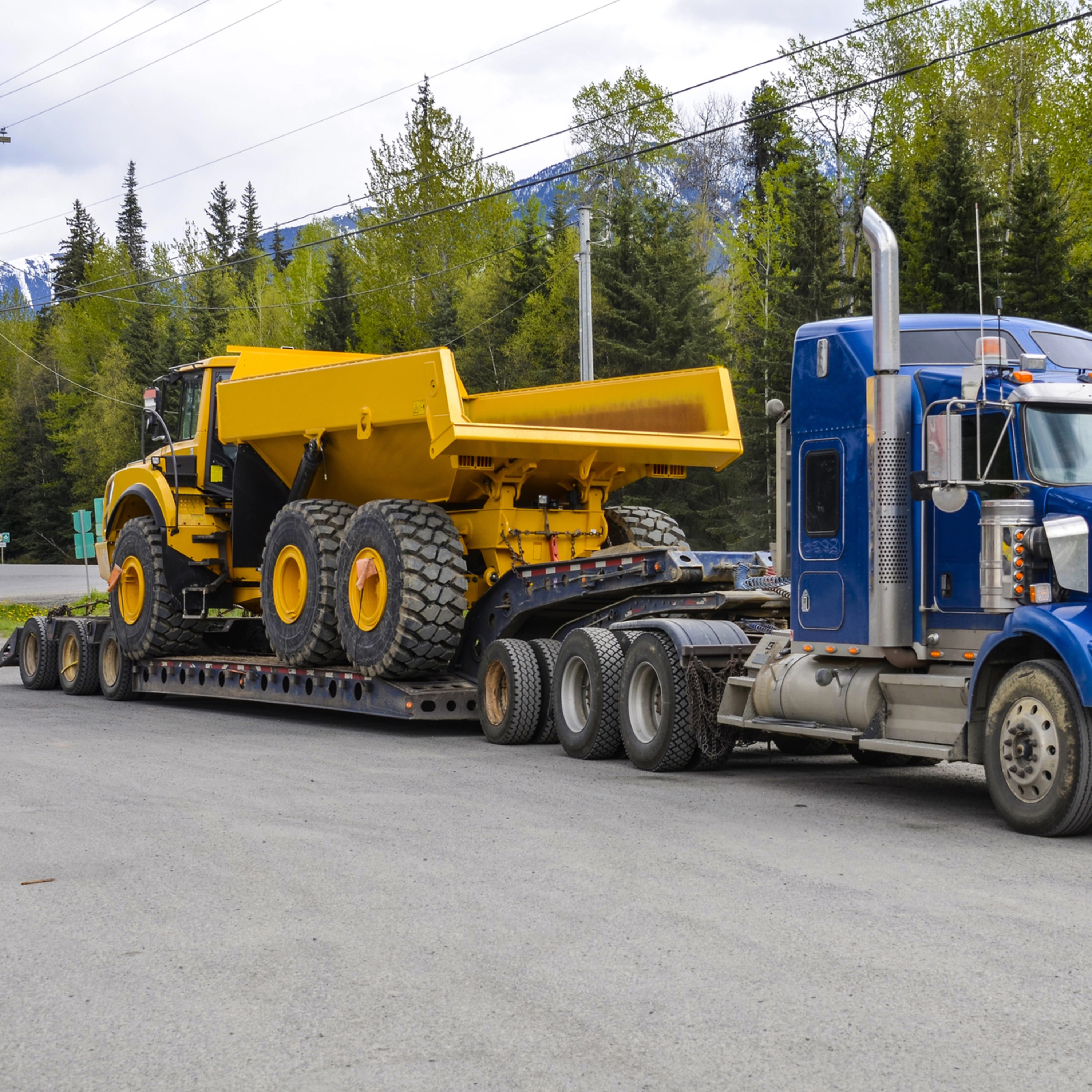 Pros & Cons of Importing Heavy Equipment: Your Buying Guide