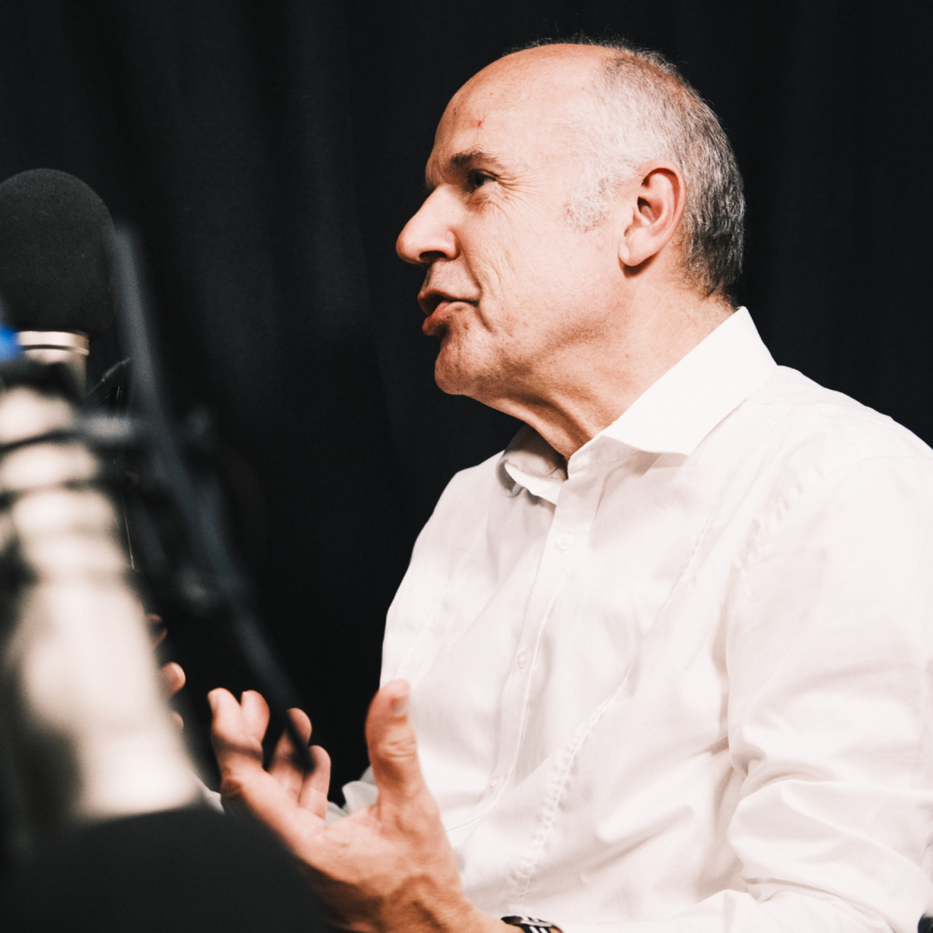 #eng: Waves, oceans and mathematics - an interview with Professor Frédéric Dias