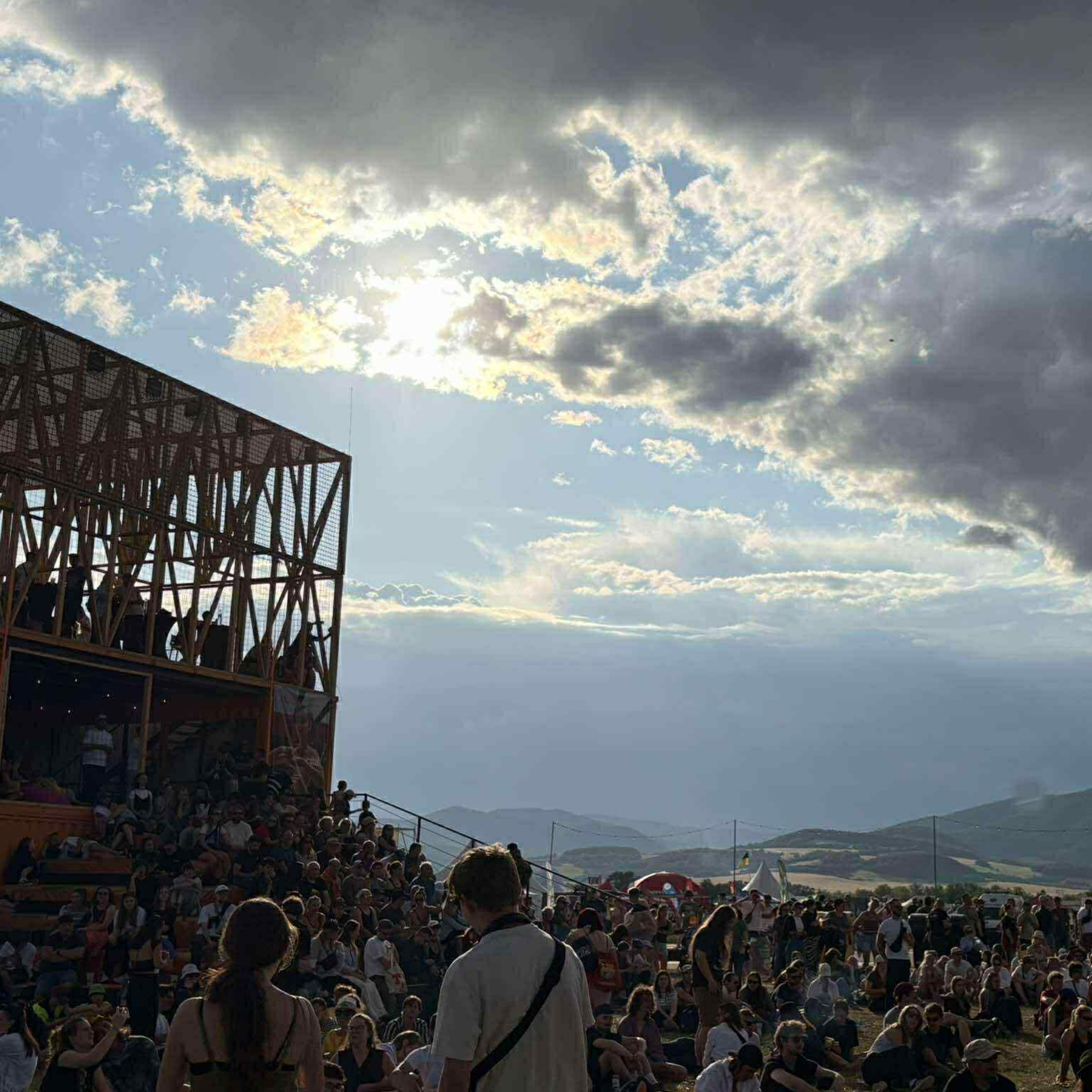 Czy muzyka folk przeszła do lamusa?- rozmowa z zespołem Hańba!