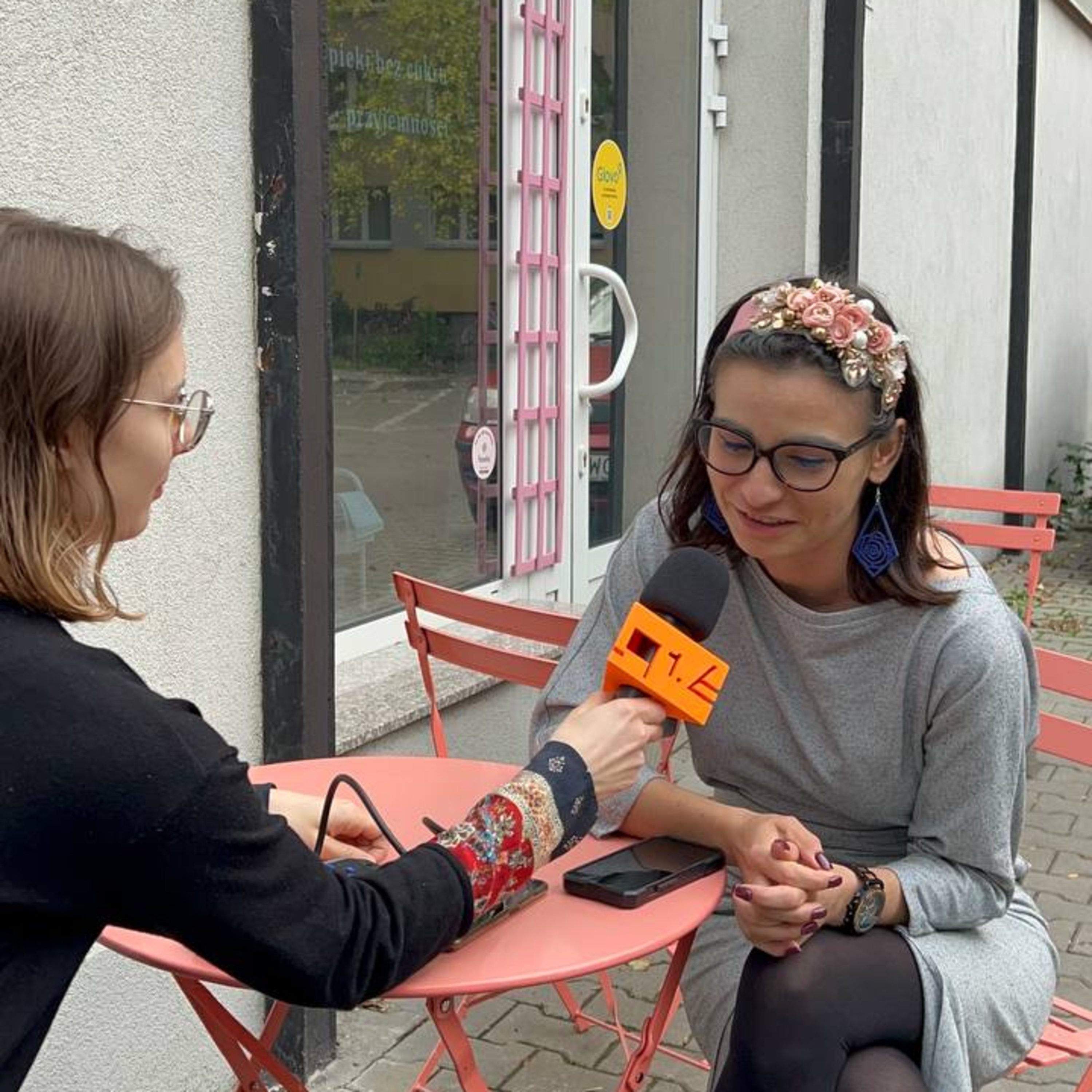 "My to jesteśmy jednak tacy sami" - rozmowa z Agnieszką Olejarz