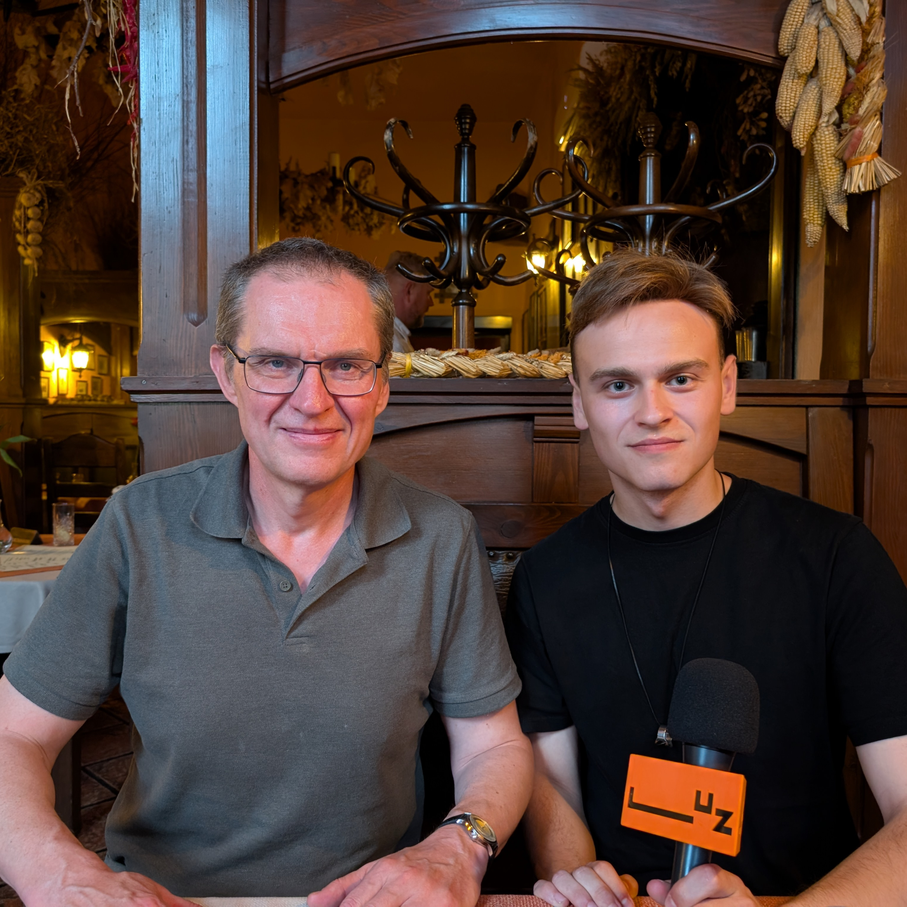 Przyzwoitość w nieprzyzwoitych czasach – rozmowa z Andrzejem Poczobutem episode artwork