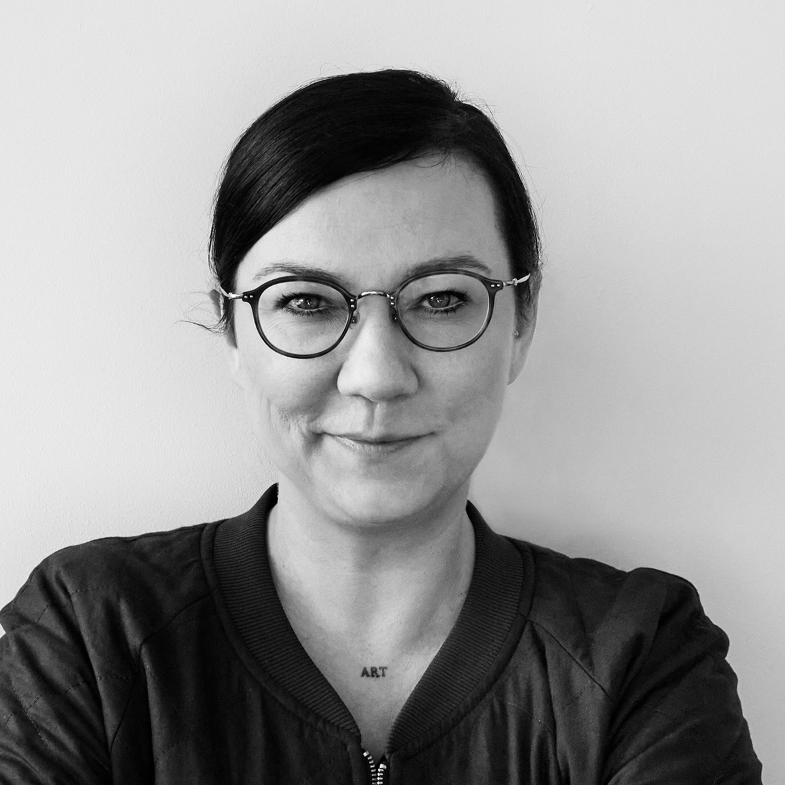 ⓦ 380 Pretty on point. Daniela Preiß lässt es mit Bildbearbeitung, Retouching und Composing richtig knallen episode artwork
