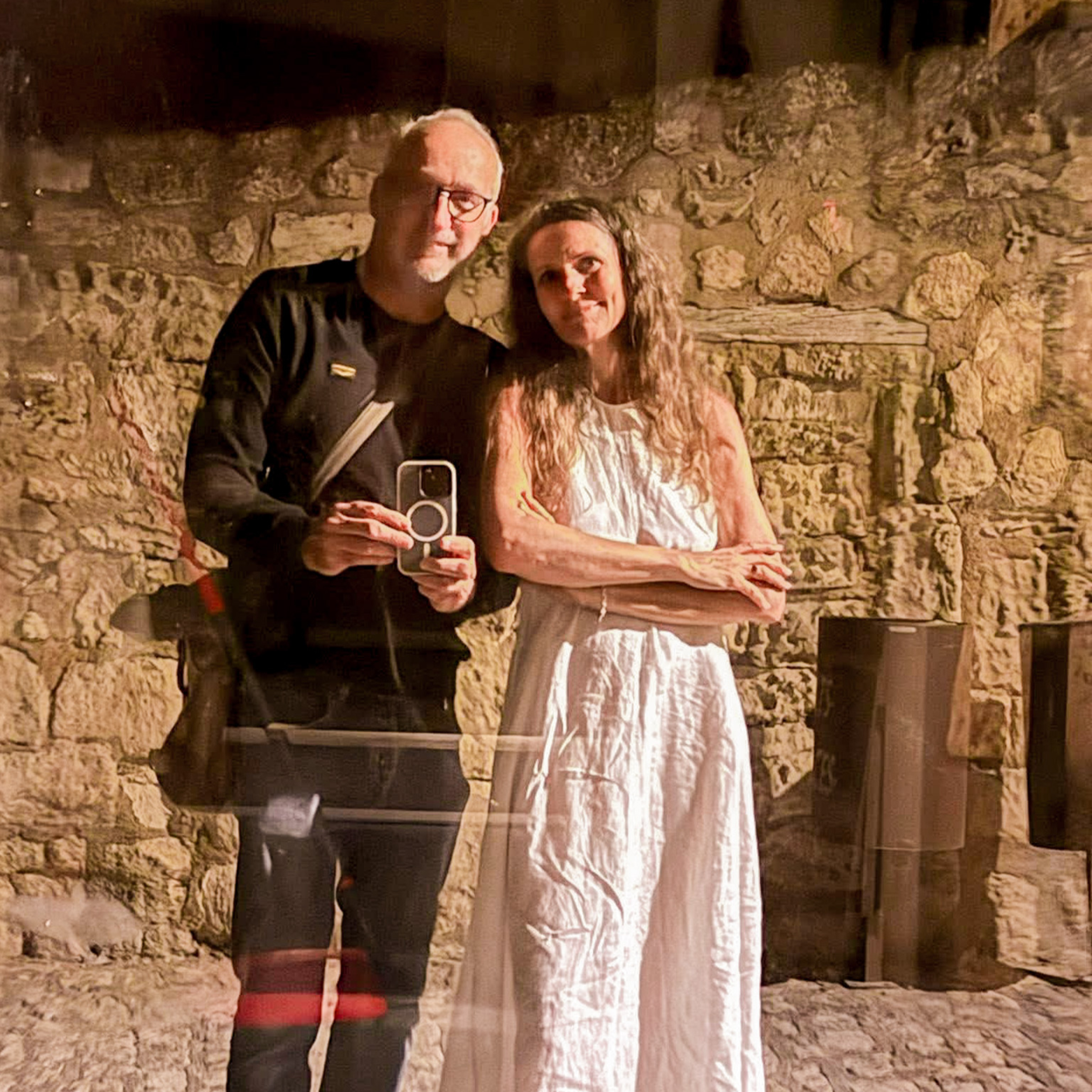 ⓦ 460 🎬 Nackt, verletzlich, frei: Wie Fotografie zur Selbstheilung werden kann mit Petra Gerwers und Jürgen Bode episode artwork