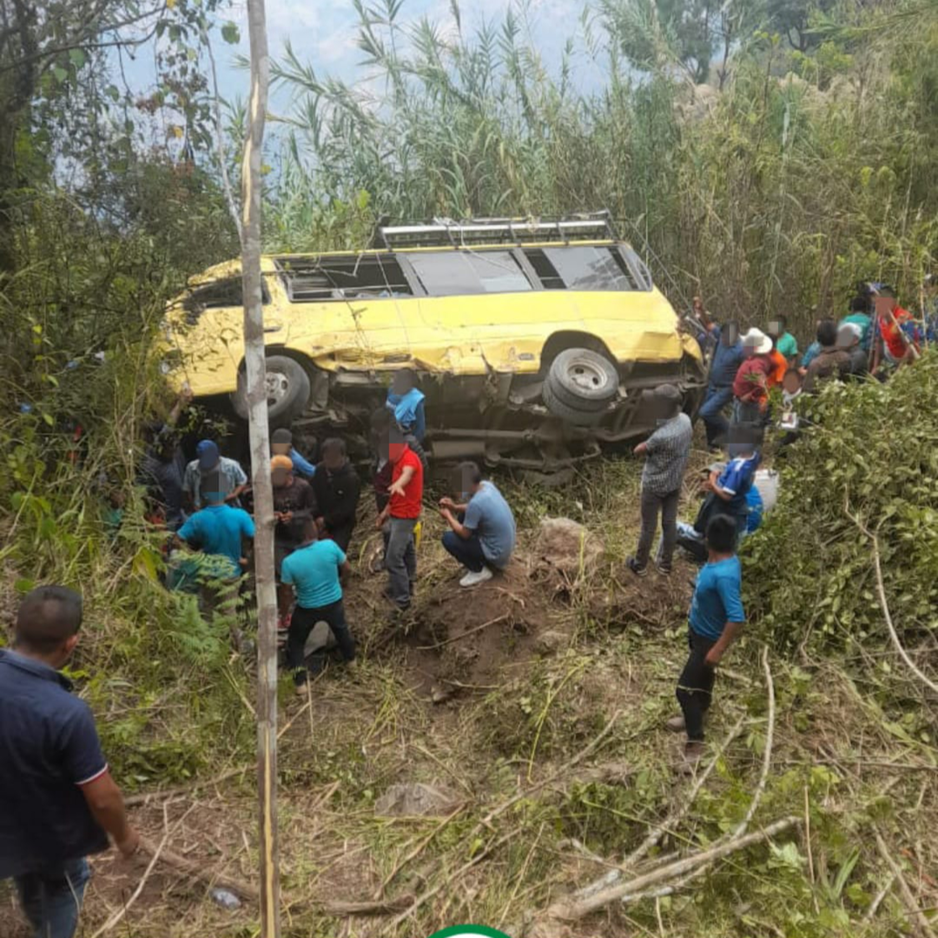 Accidente vehícular en carretera a Chicamán. episode artwork
