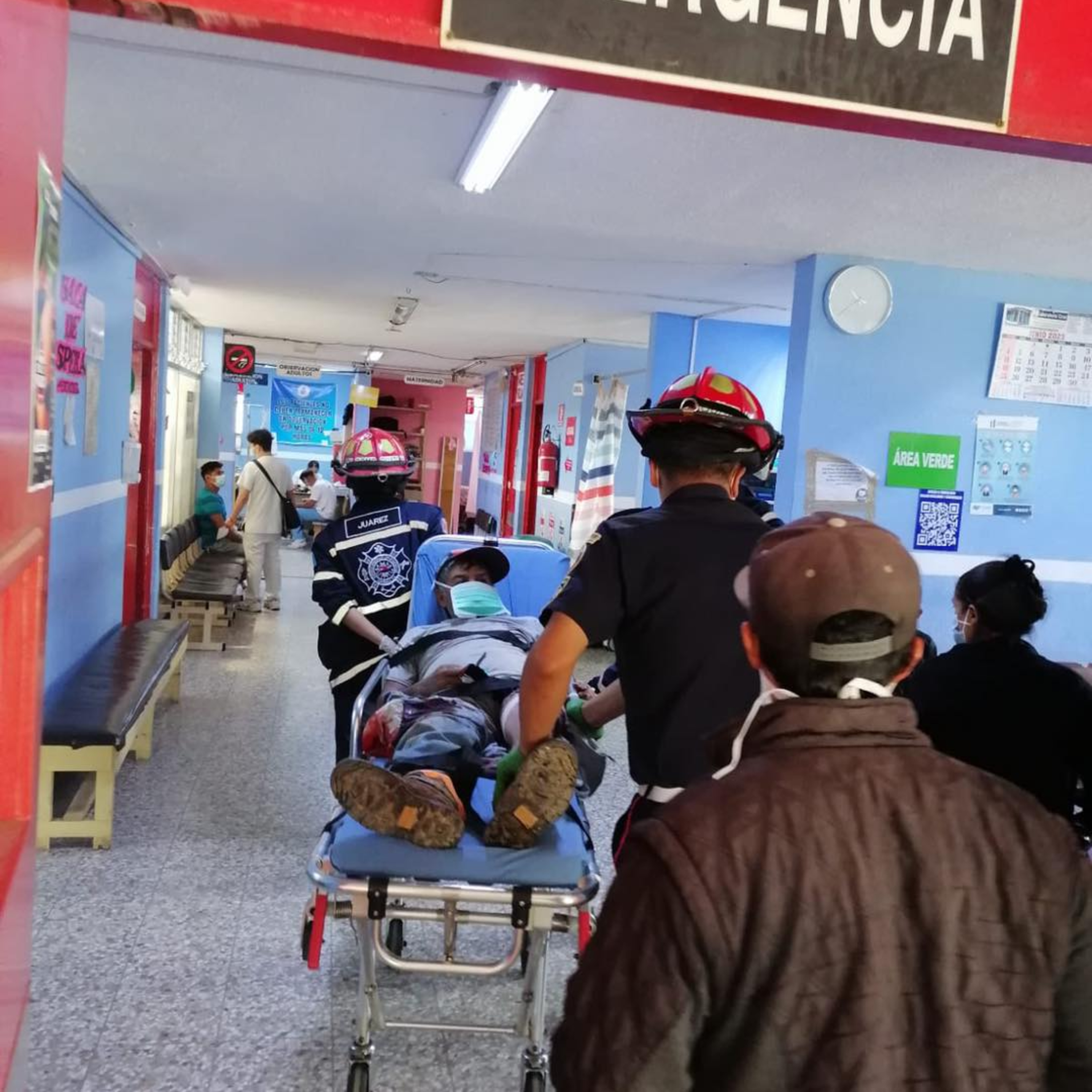 Hombre se fractura con una sierra.  episode artwork