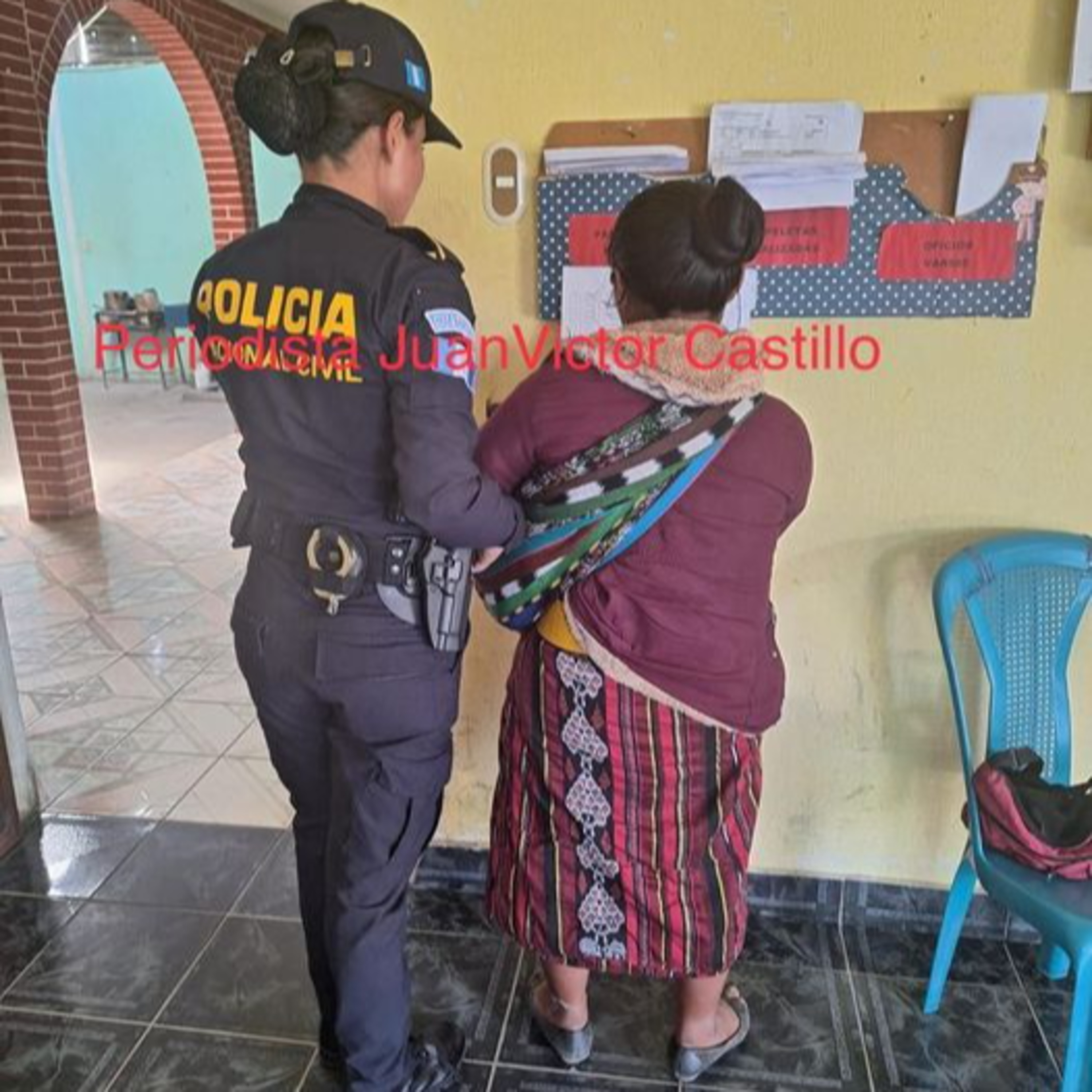Mujer detenida por querer votar por segunda ocasión. episode artwork