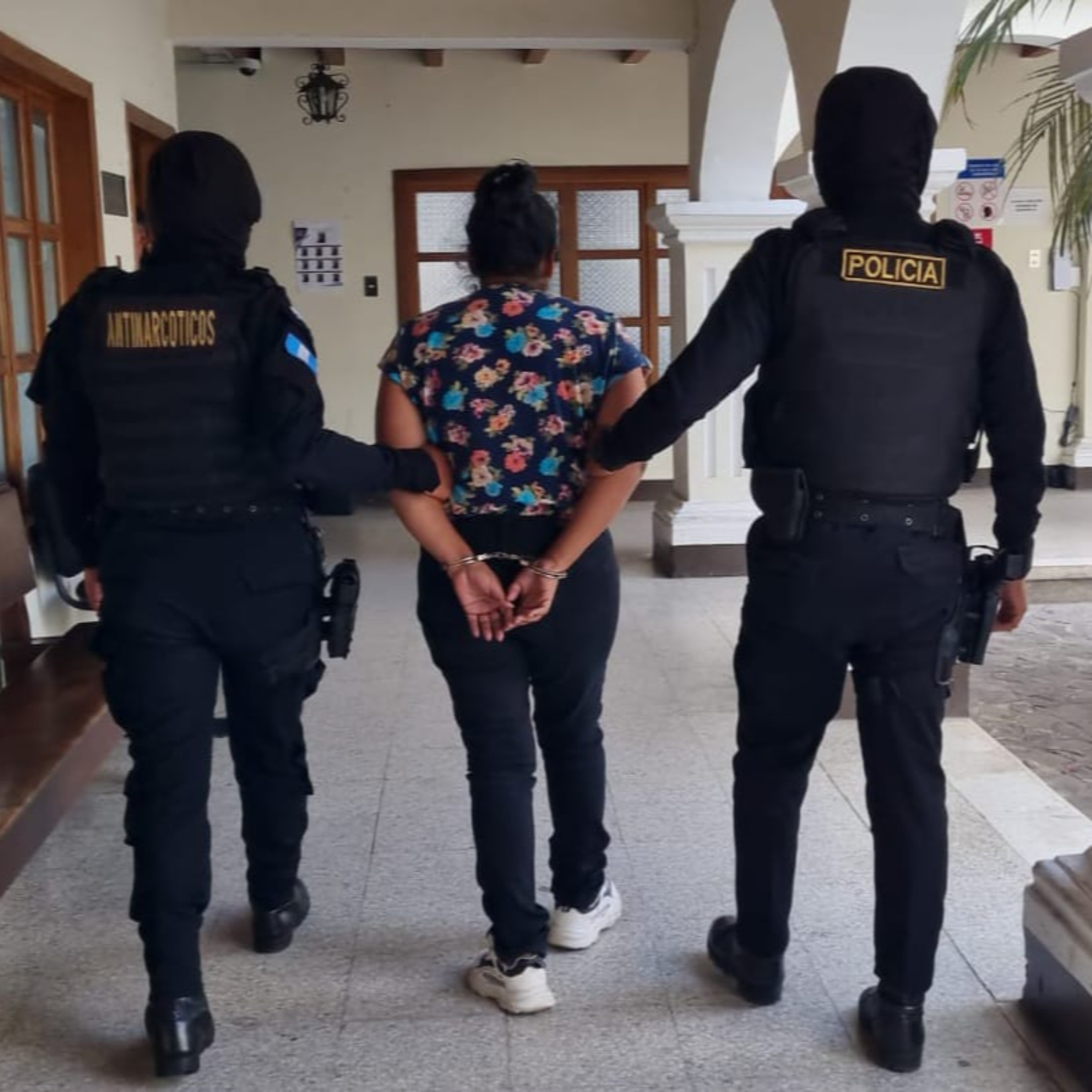 Mujer capturada con marihuana.  episode artwork