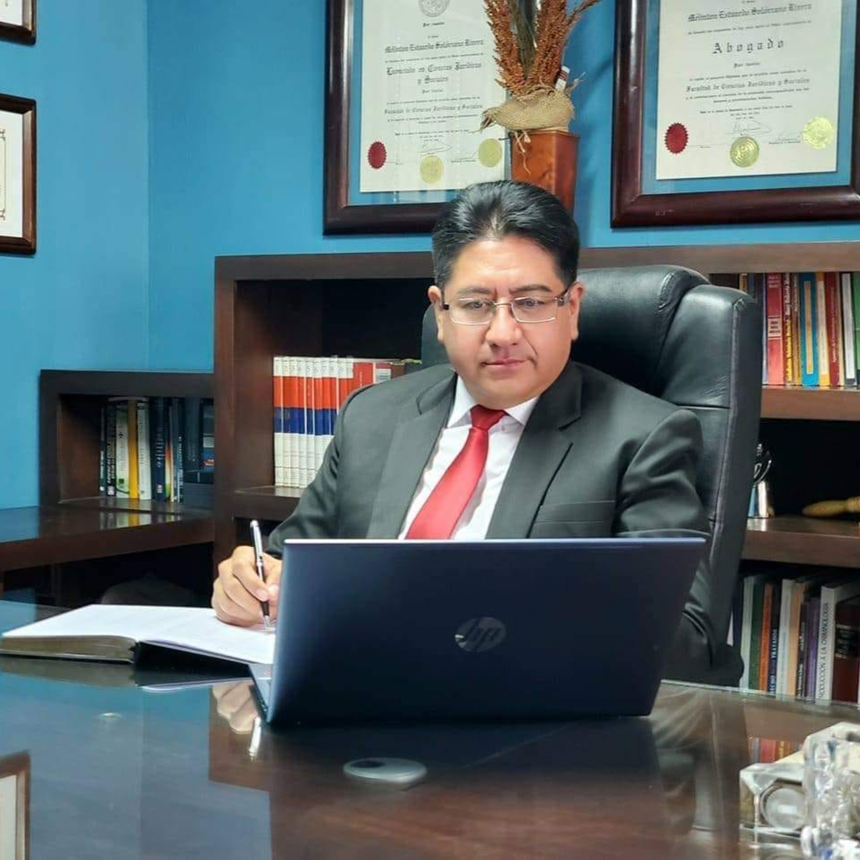 Quiché con nuevo gobernador.  episode artwork