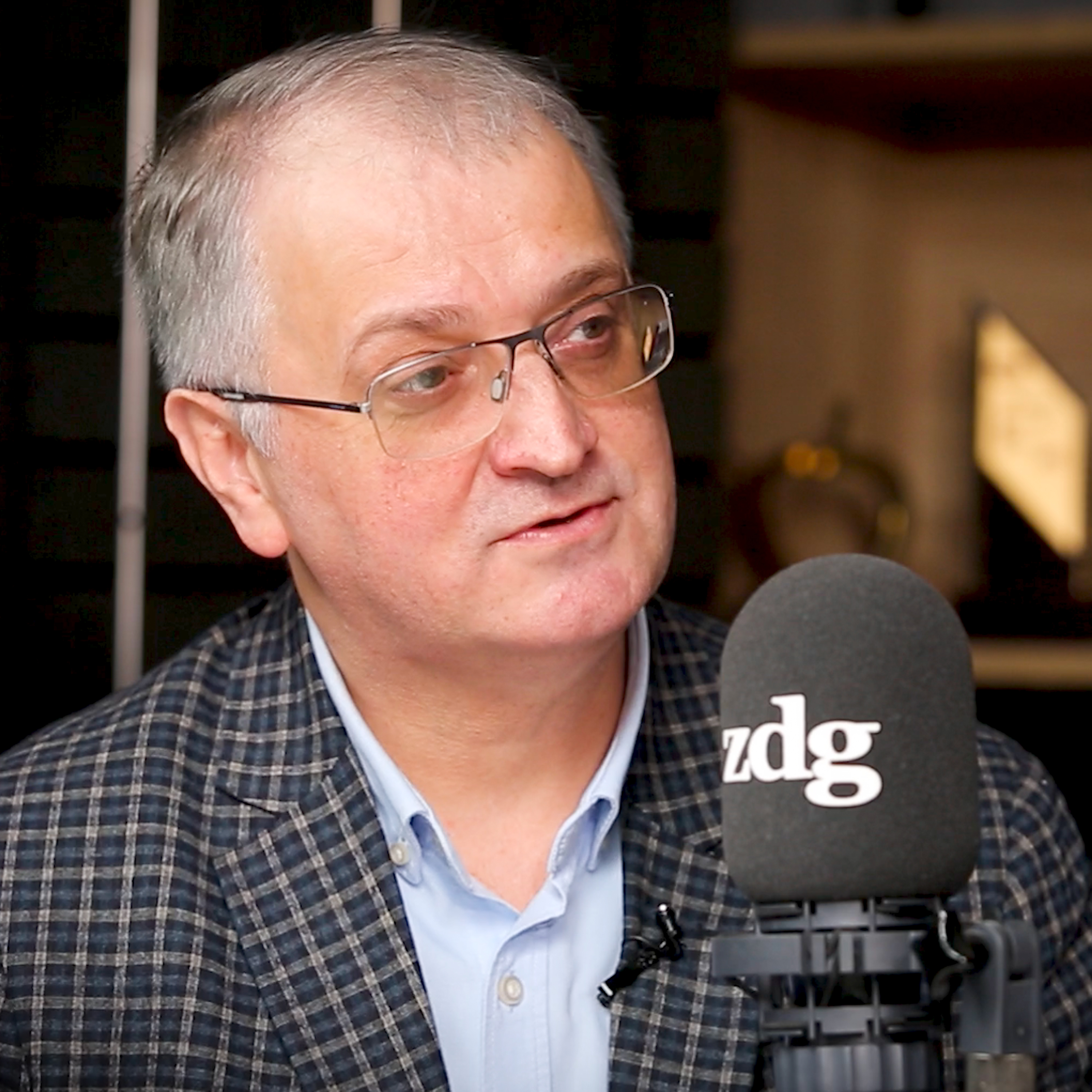 „Avalanșa de falsuri este în creștere”. Petru Macovei, director API, la Podcast ZdCe episode artwork