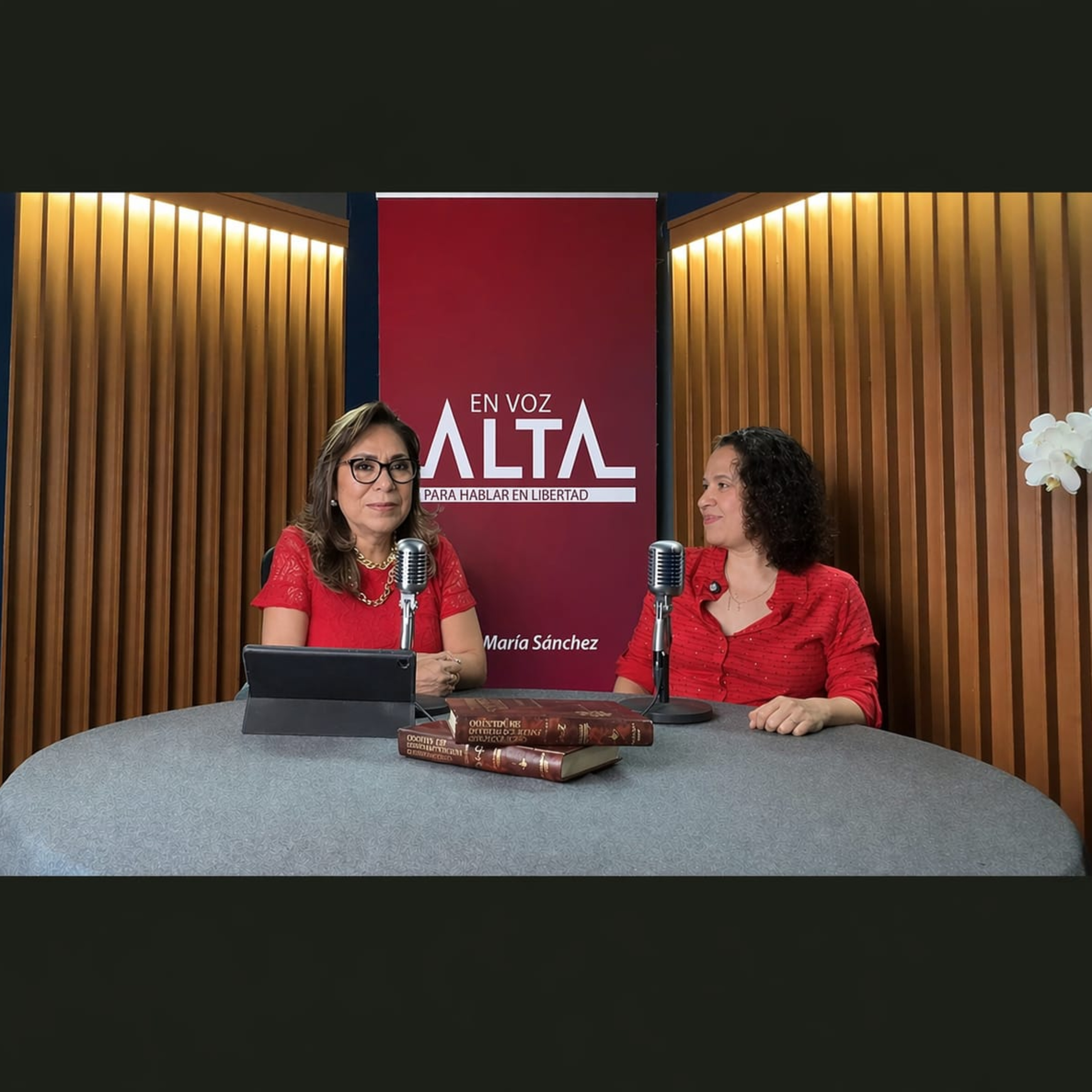 Portada de EN VOZ ALTA