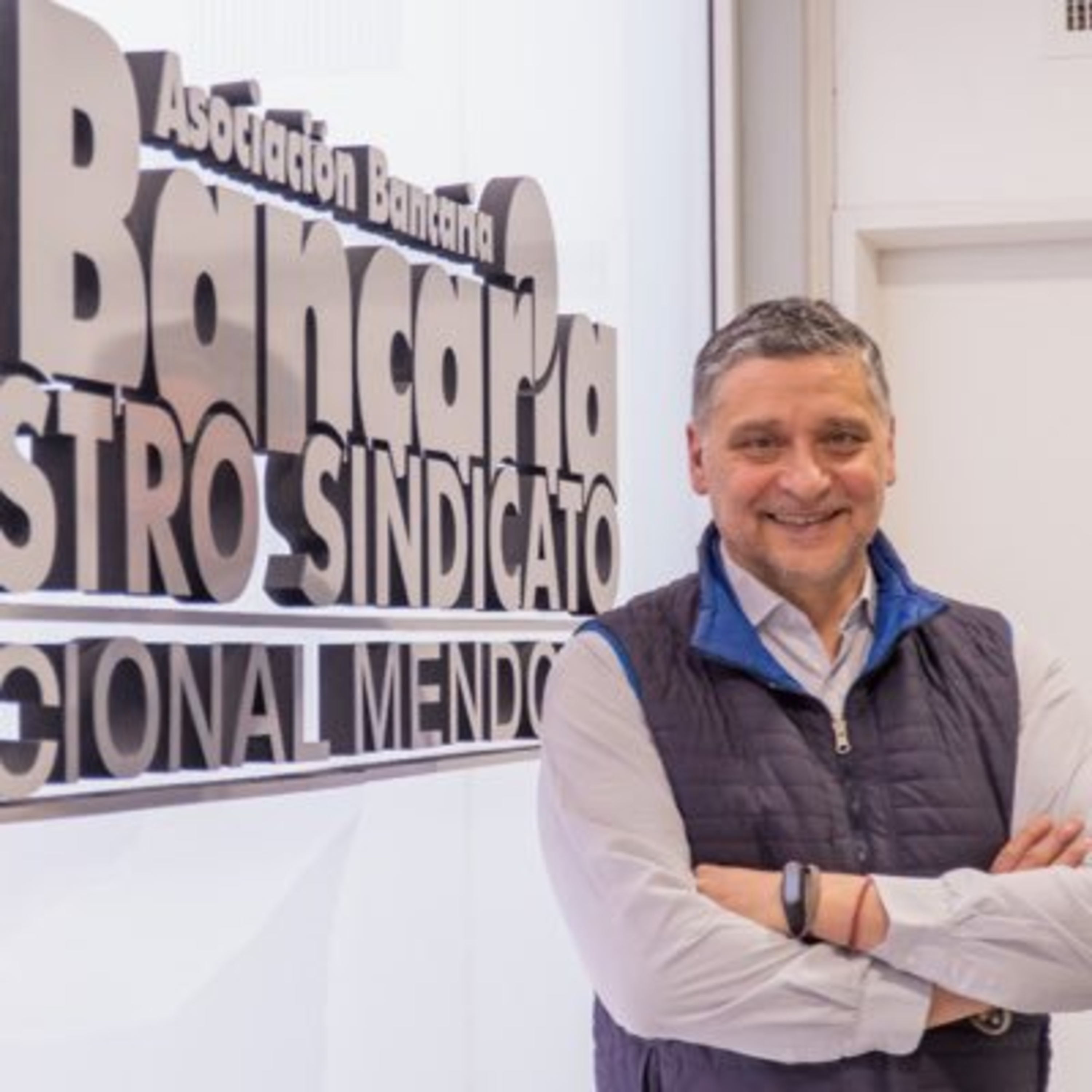 MÓVIL EMILIO - SERGIO GIMENEZ LA BANCARIA episode artwork