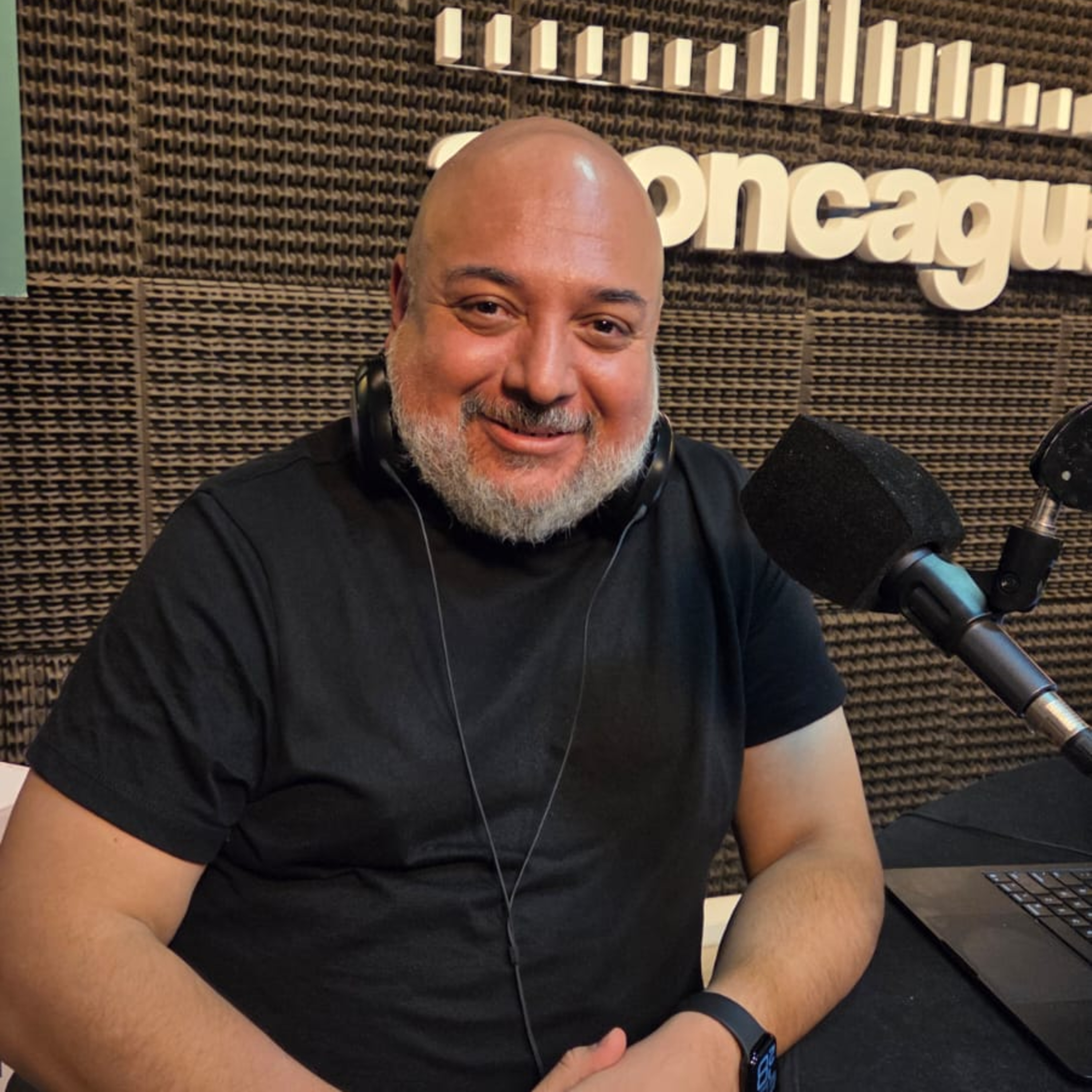 La paradoja de la IA en el trabajo y la polémica en el entretenimiento - Claudio Barros  episode artwork