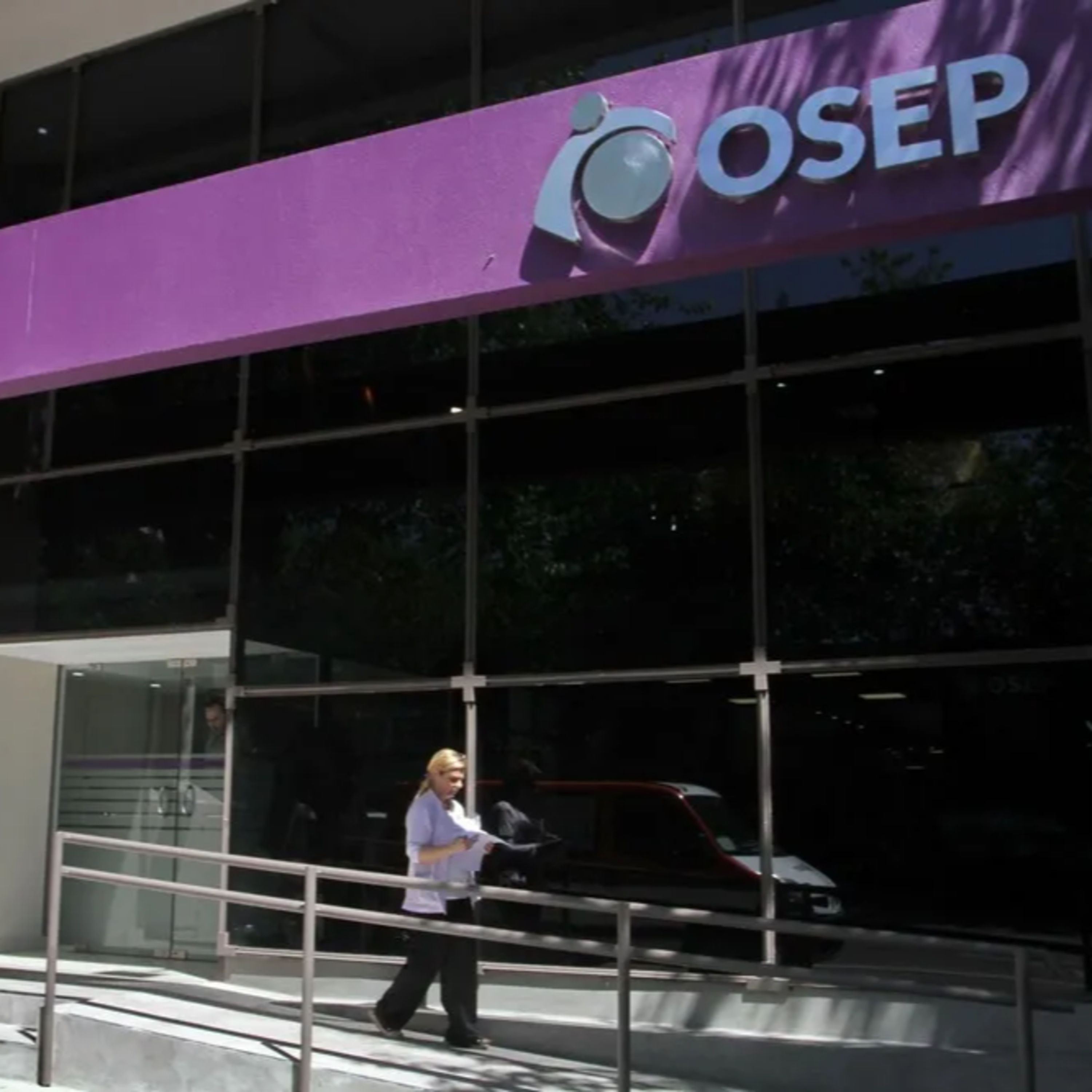 Proyecto para reformar la OSEP con respaldo ciudadano - Gustavo Correa  episode artwork