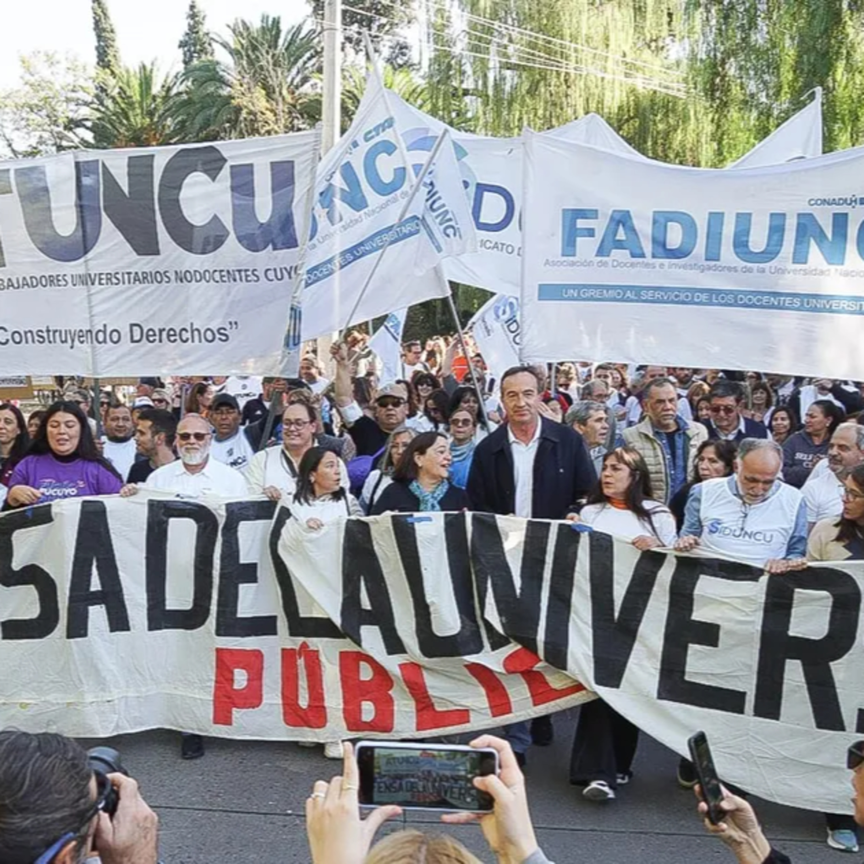 Marcha universitaria - Gabriel Fidel episode artwork