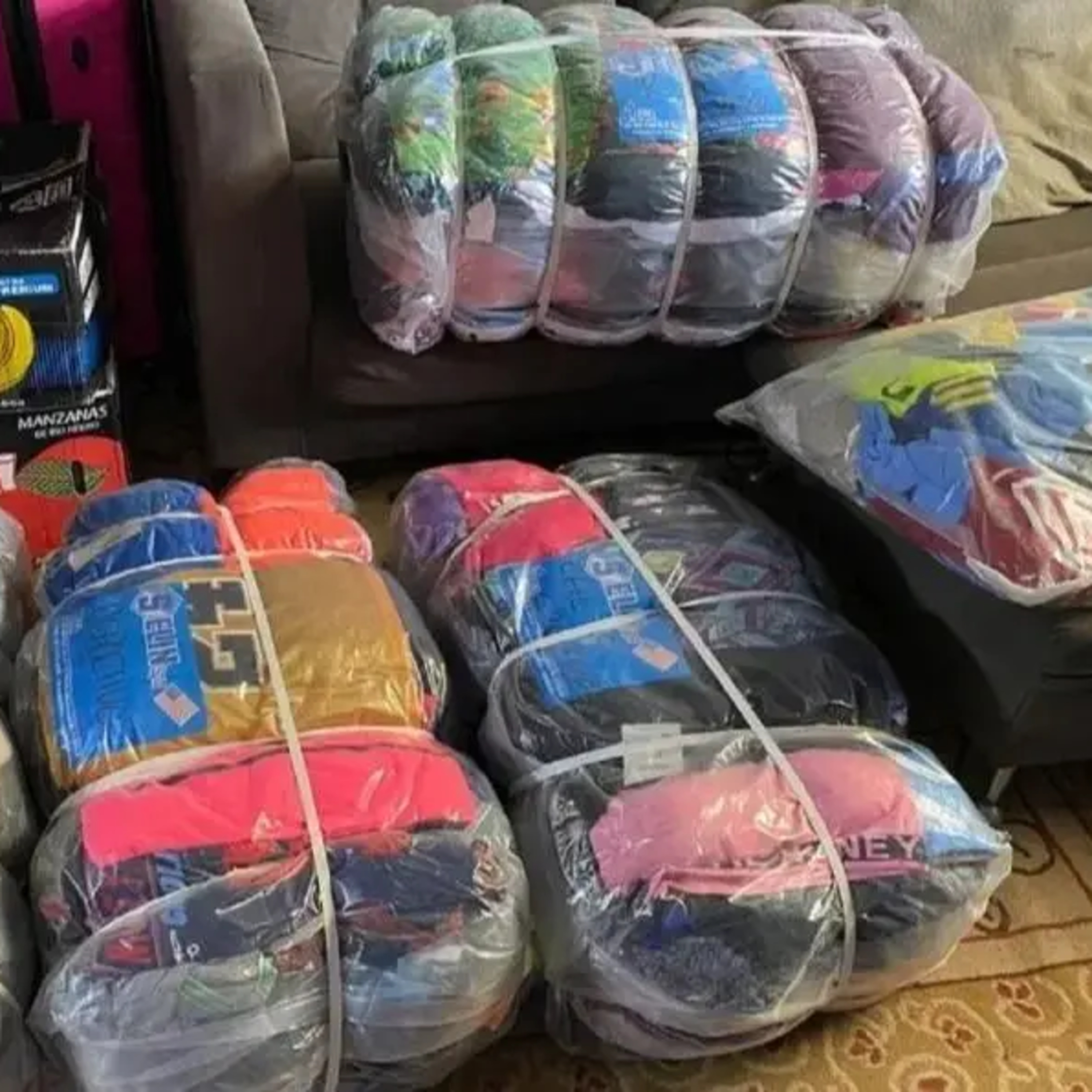 Proponen prohibir por cinco años la importación de ropa usada - Adrián Alin episode artwork