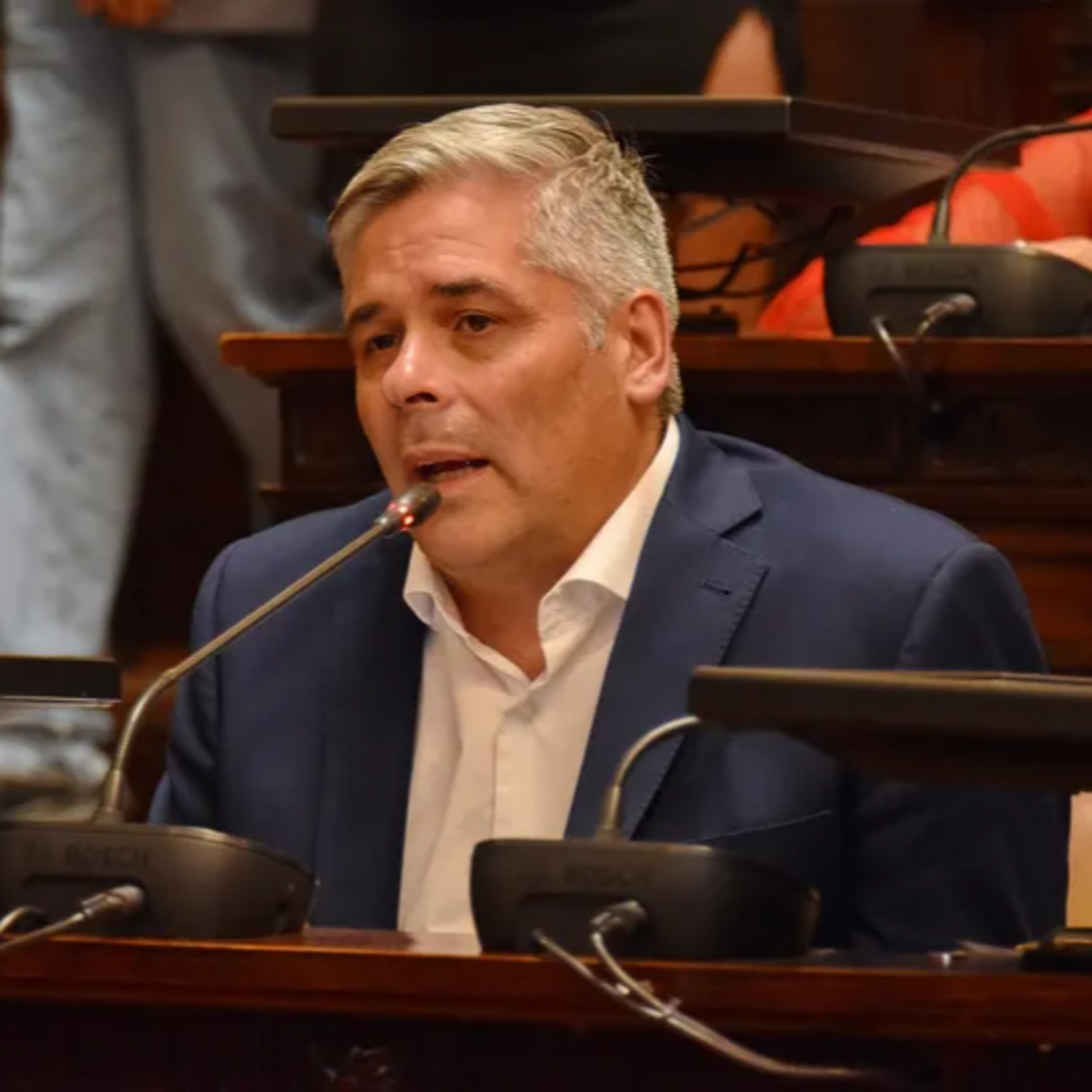 Piden a Cornejo que no negocie con Milei el voto de sus senadores - Germán Romero episode artwork