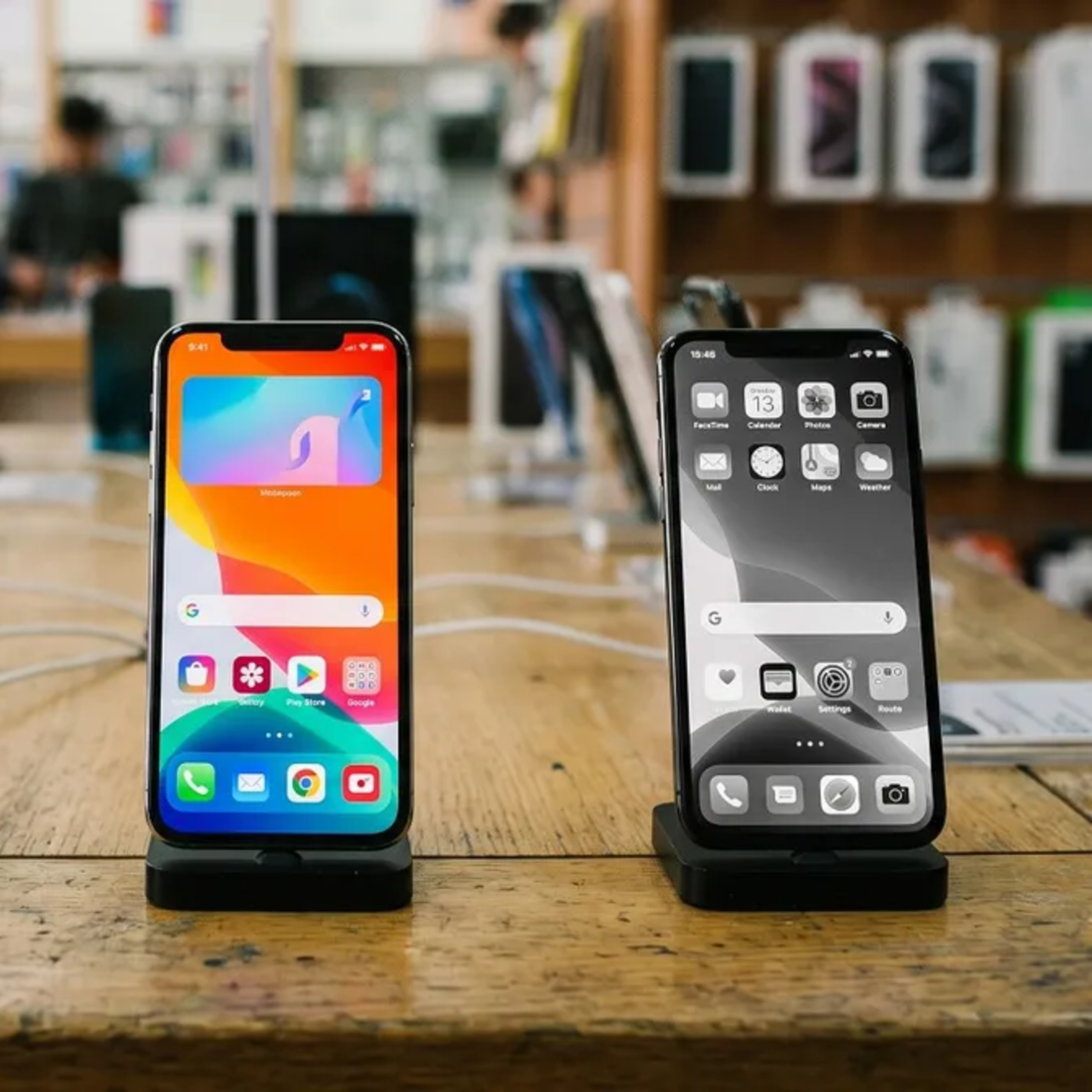 En Argentina 1 de cada 3 celulares entró de forma ilegal - Claudio Barros  episode artwork