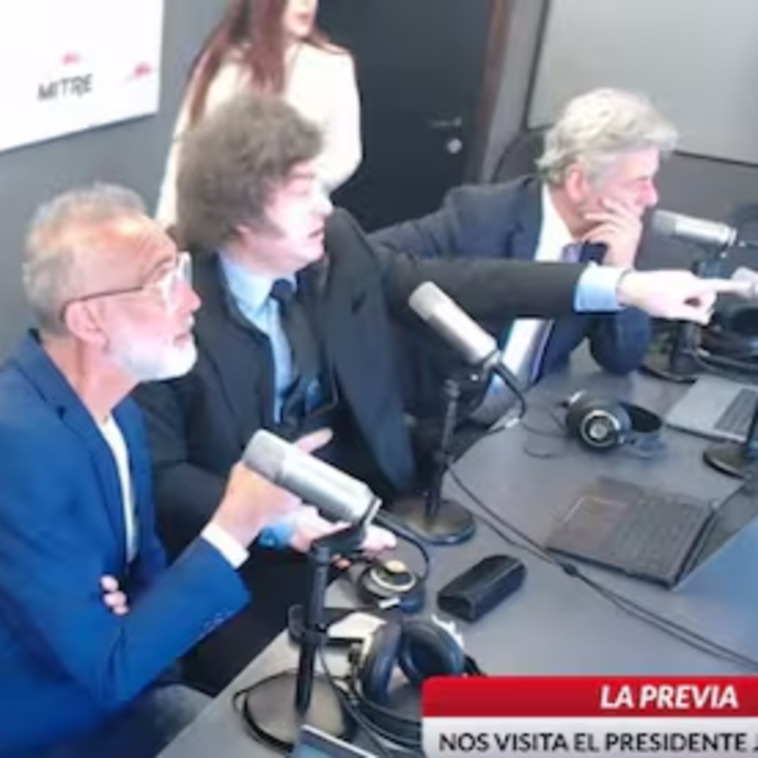 Cruce de Javier Milei con José De Mendiguren - Gabriela Lizana episode artwork