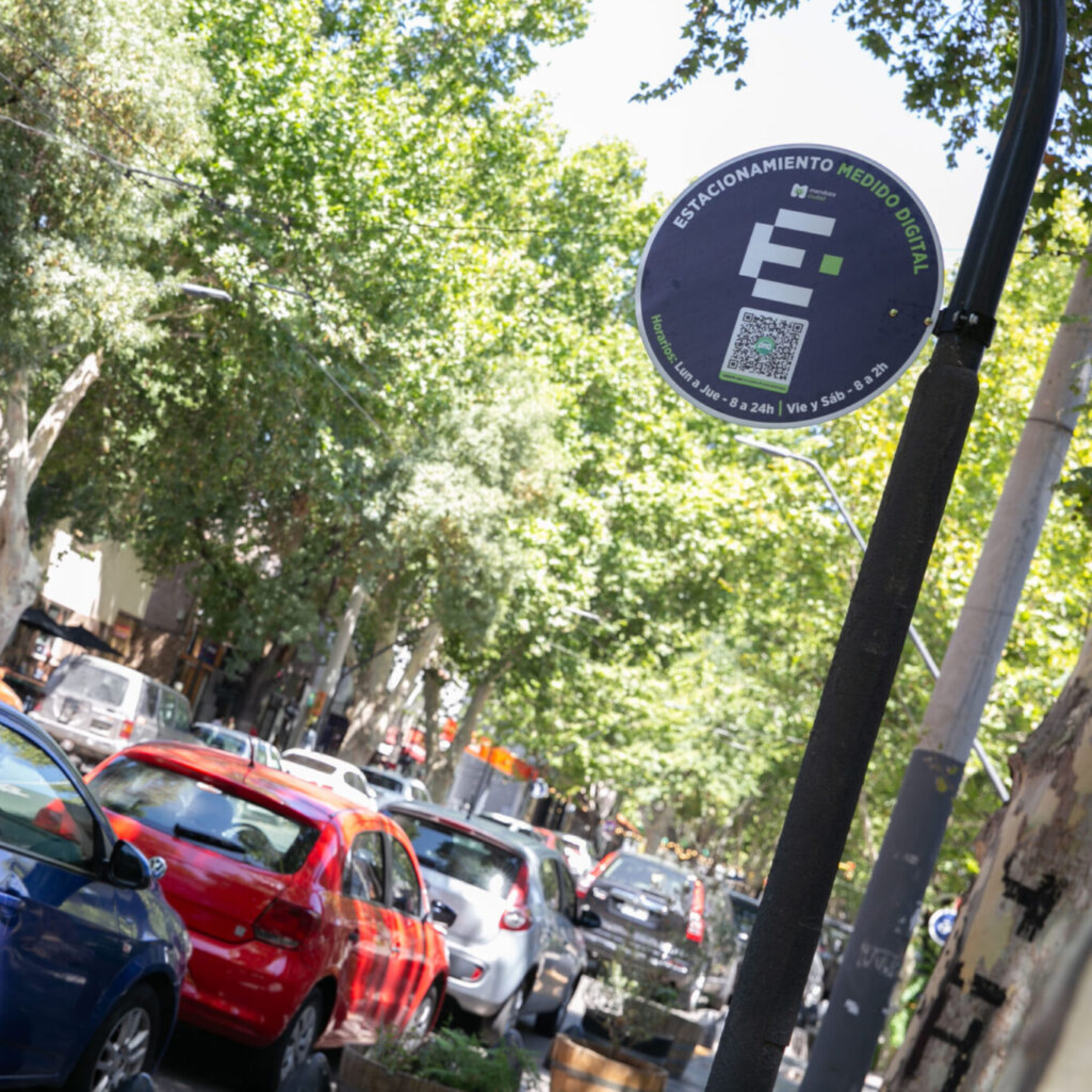 La Ciudad reducirá el costo del estacionamiento medido digital en el horario de la siesta - Federico González episode artwork