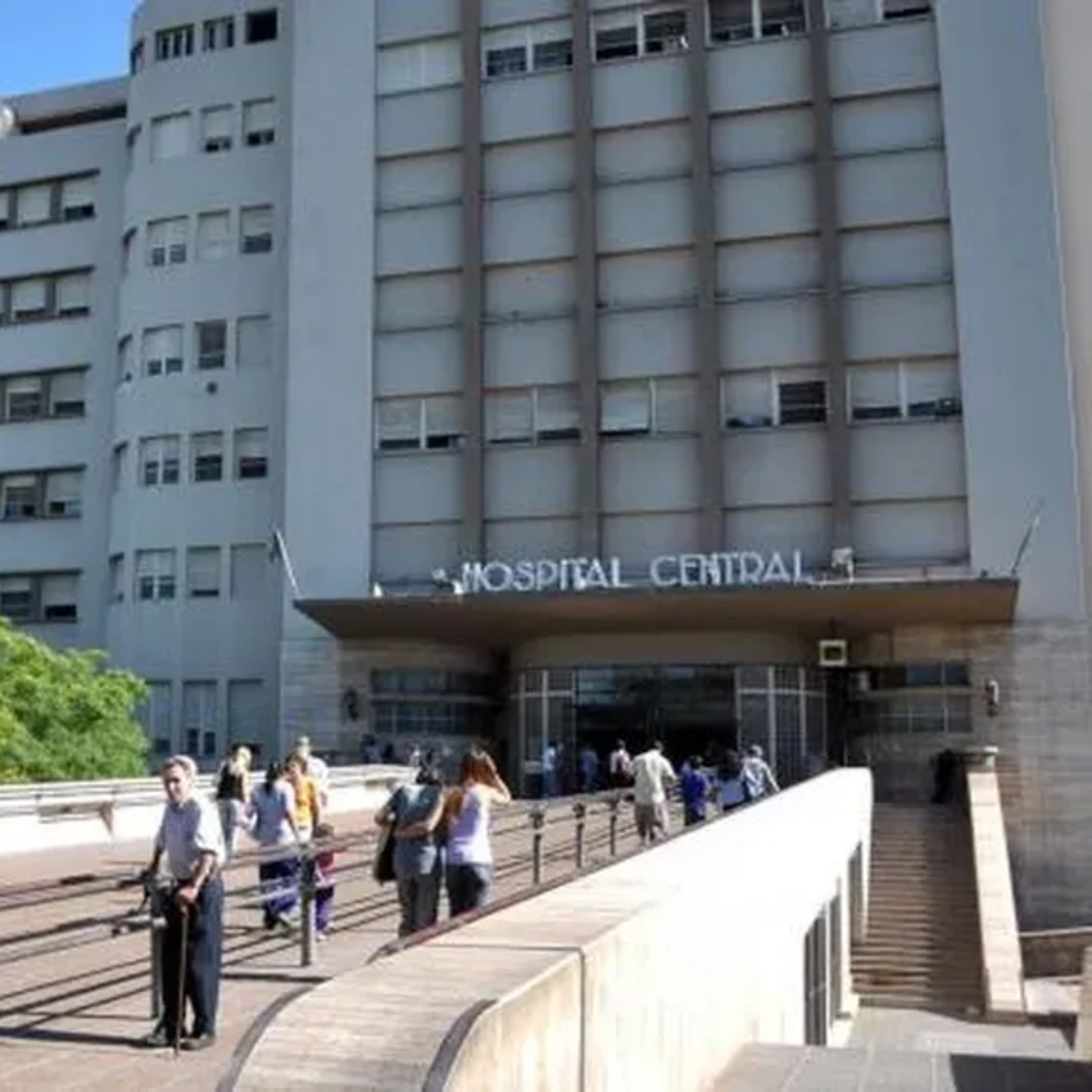 Cobro a extranjeros en hospitales públicos - Daniela Correa episode artwork