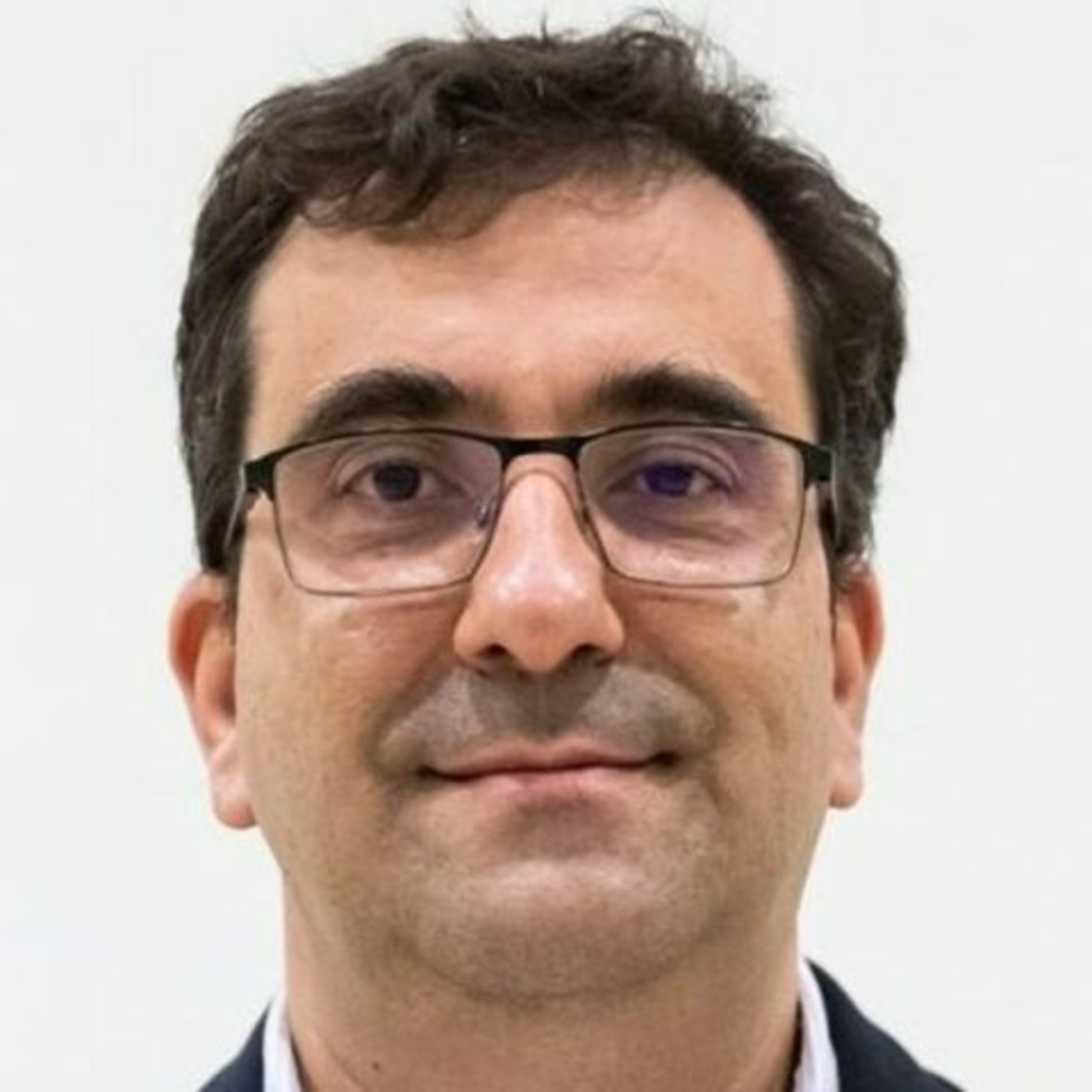 Luís Tavares Bravo: “Aumento das taxas? Há um risco de aumento das tensões sociais” episode artwork
