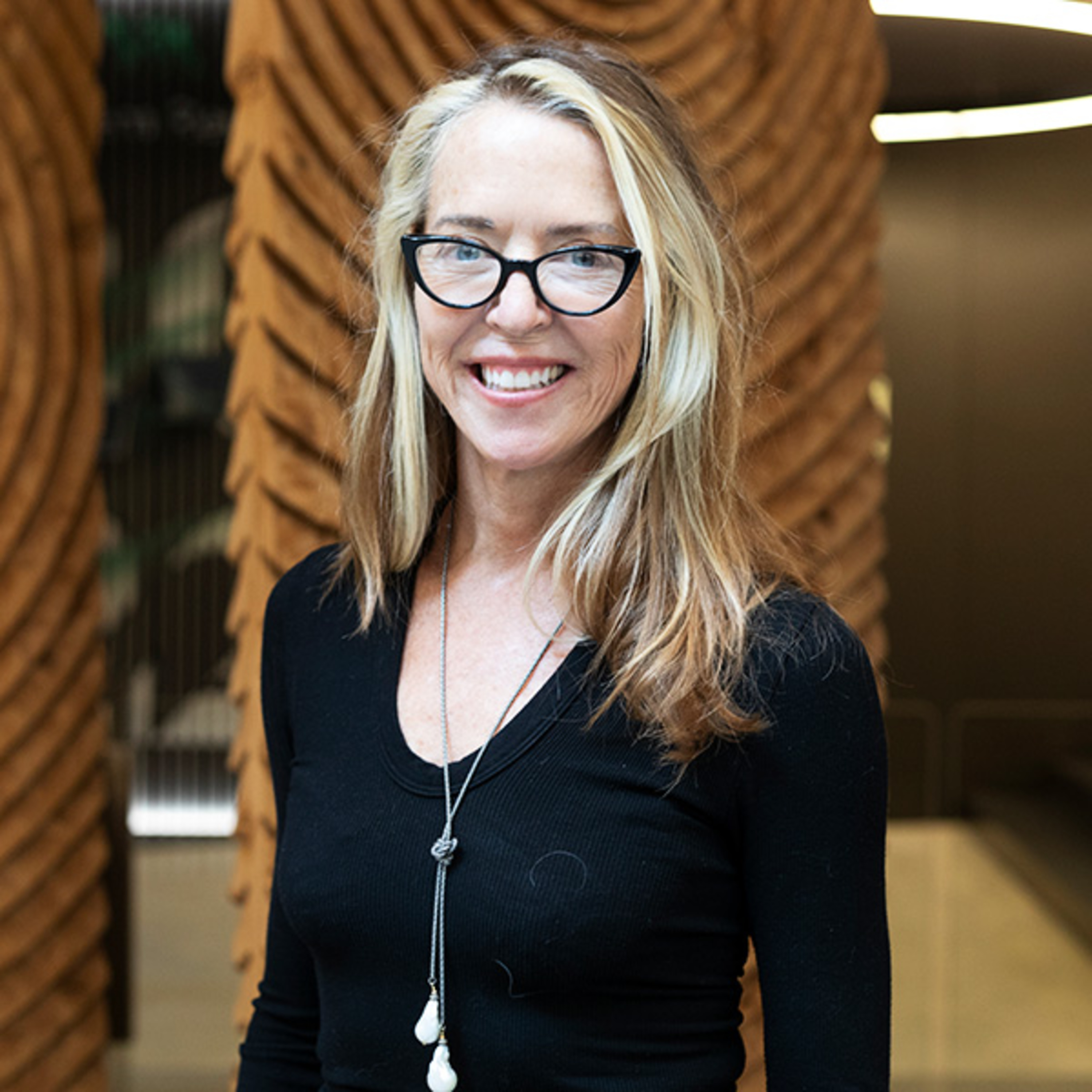 Heather Gage King: "Precisamos de mais líderes como Satya Nadela e menos como Steve Jobs" episode artwork