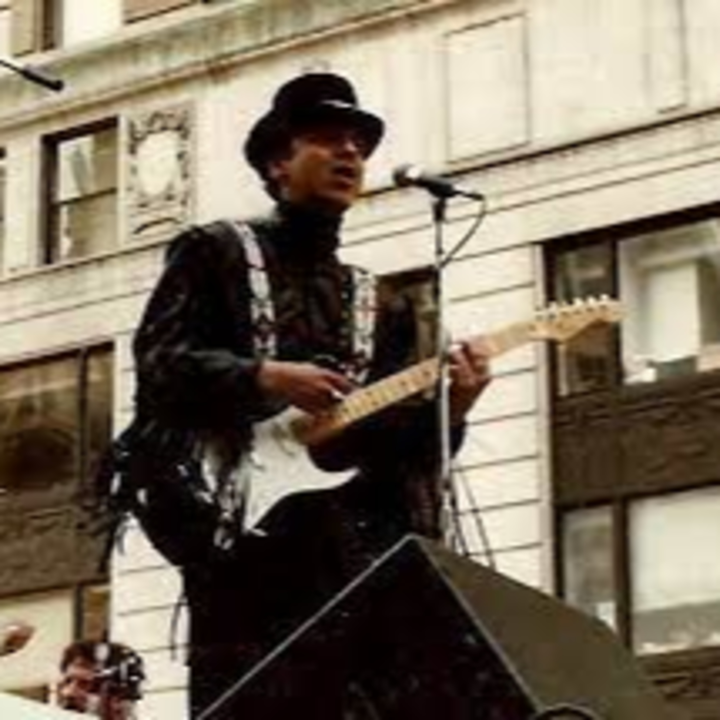 Episode 118 – Jammin’ with Jimi, Richie and more with Eric Oxendine! (part two) episode artwork
