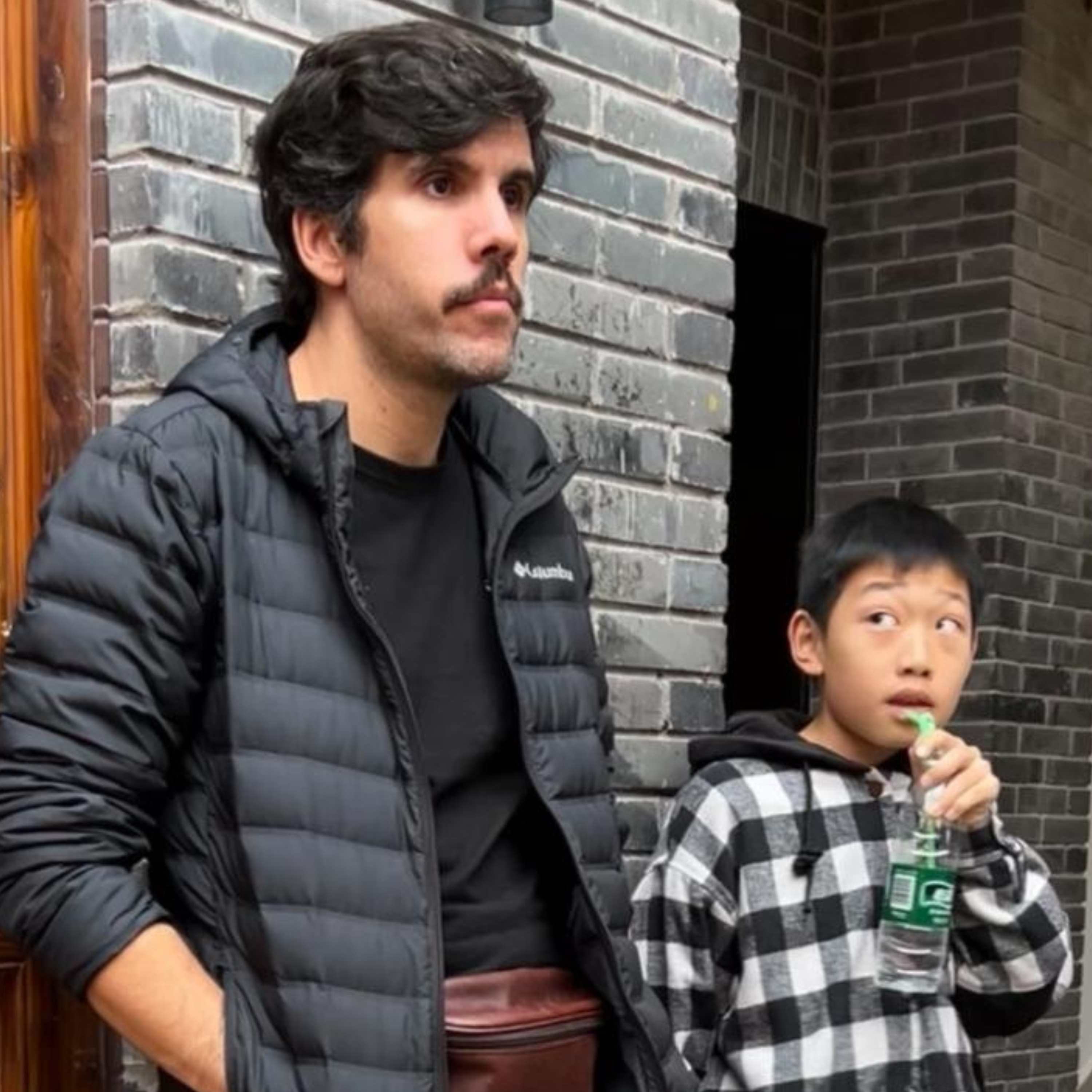 Charlando con libros - Adrián Sussudio