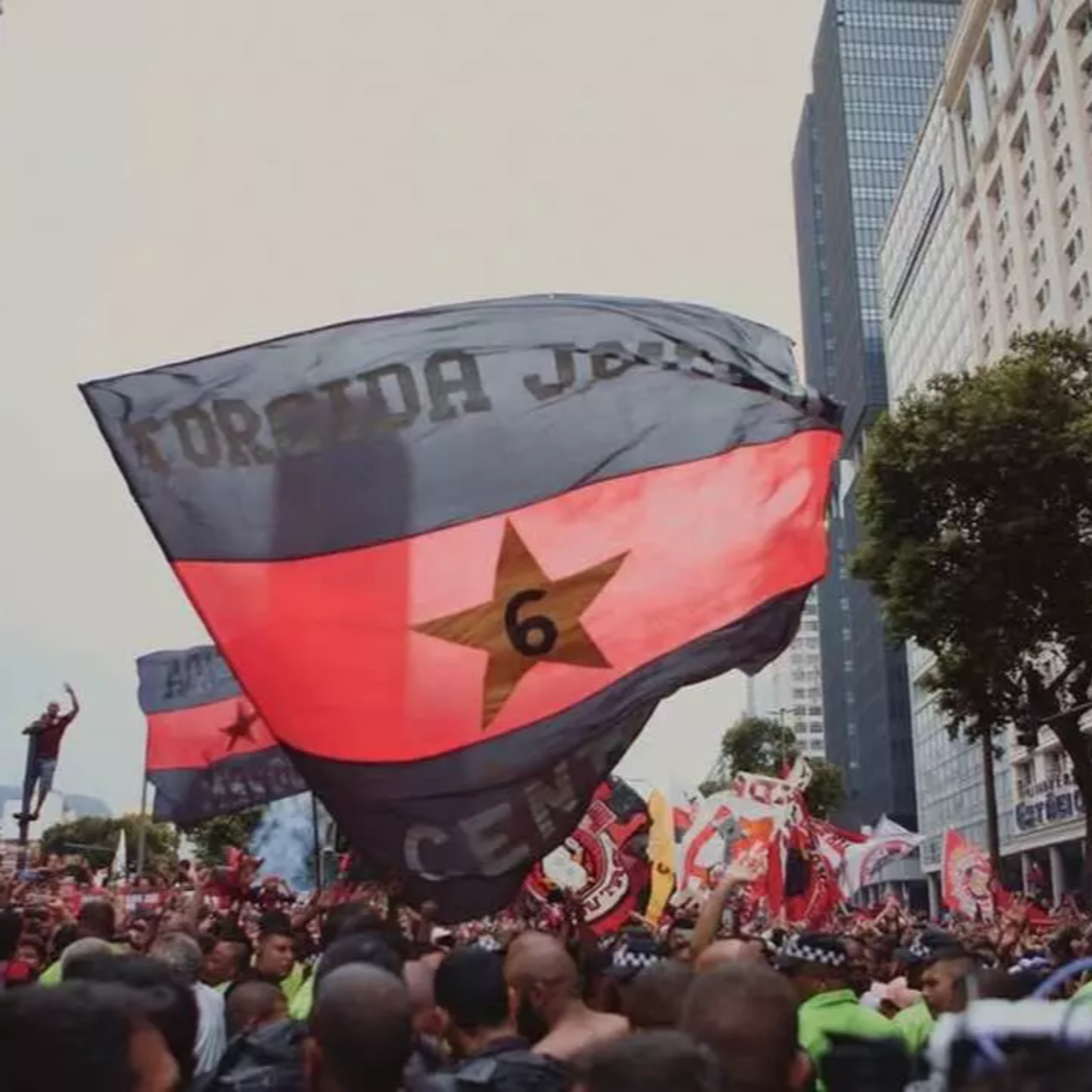 PEDRO ASBEG REVELA COMO ARTHUR MUHLENBERG MARCOU DOCUMENTÁRIO DA HBO SOBRE O FLAMENGO episode artwork