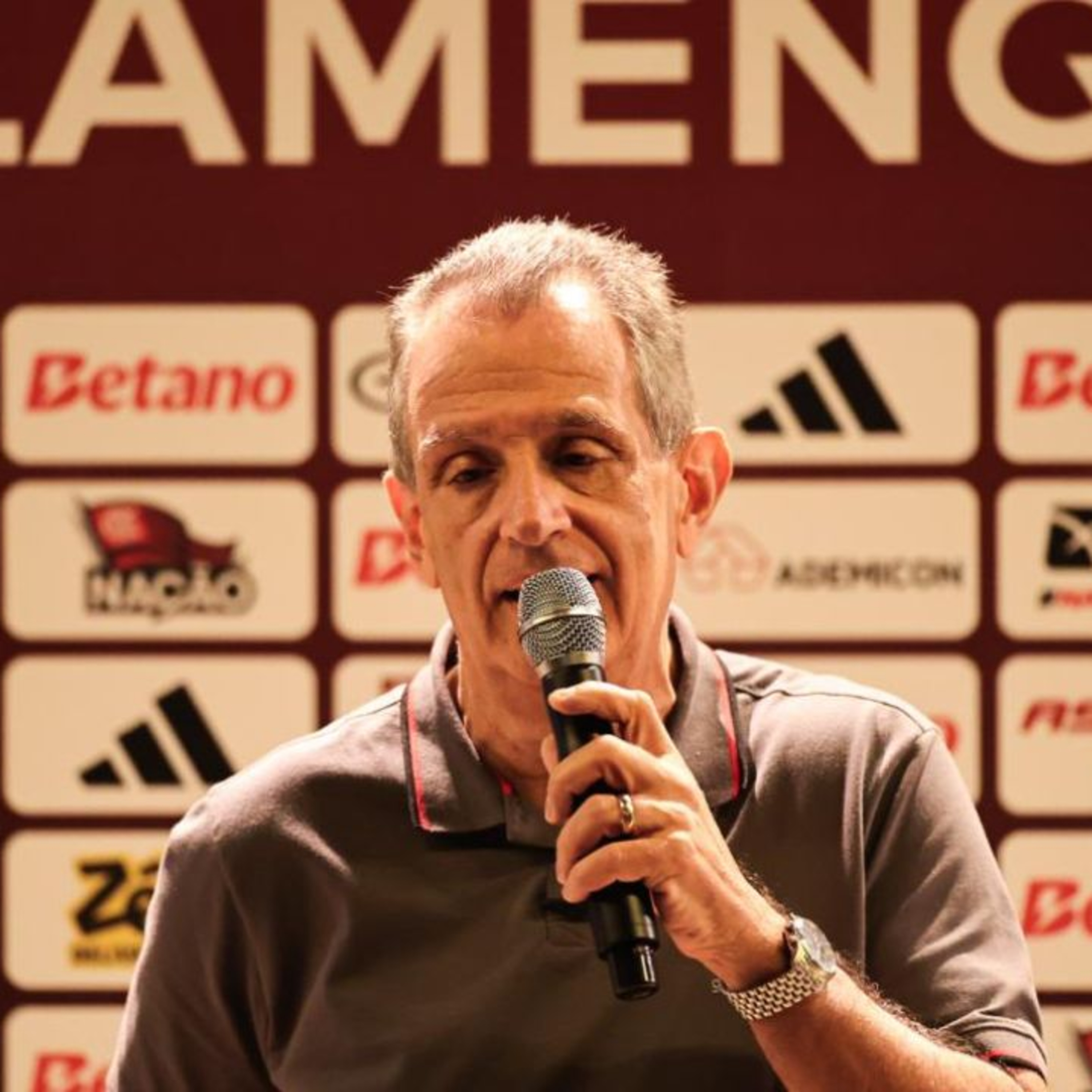 O que o balanço do Flamengo revela sobre receitas, déficit e contratações episode artwork