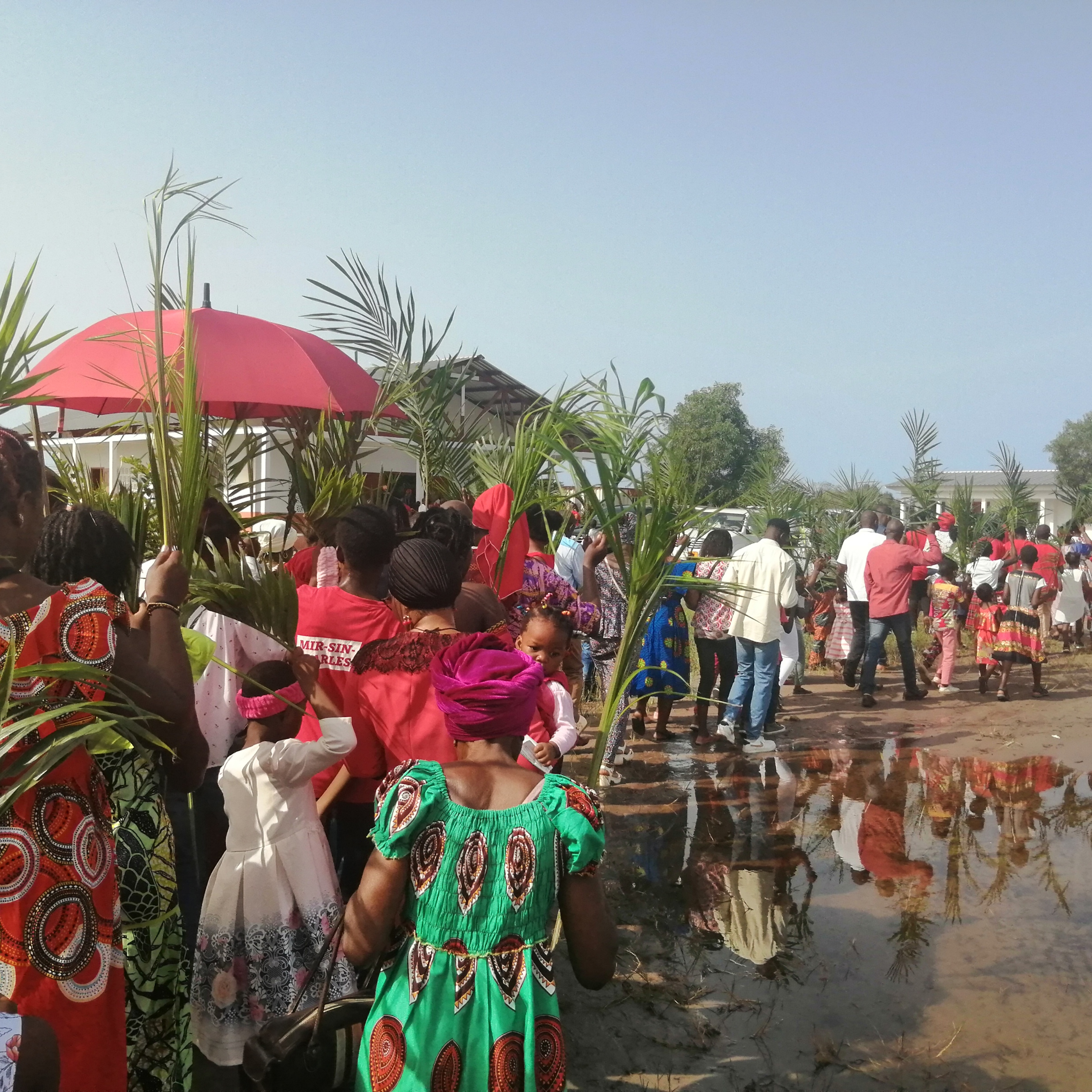LUSOFONIAS - Ramos em Port Gentil, Páscoa em Libreville