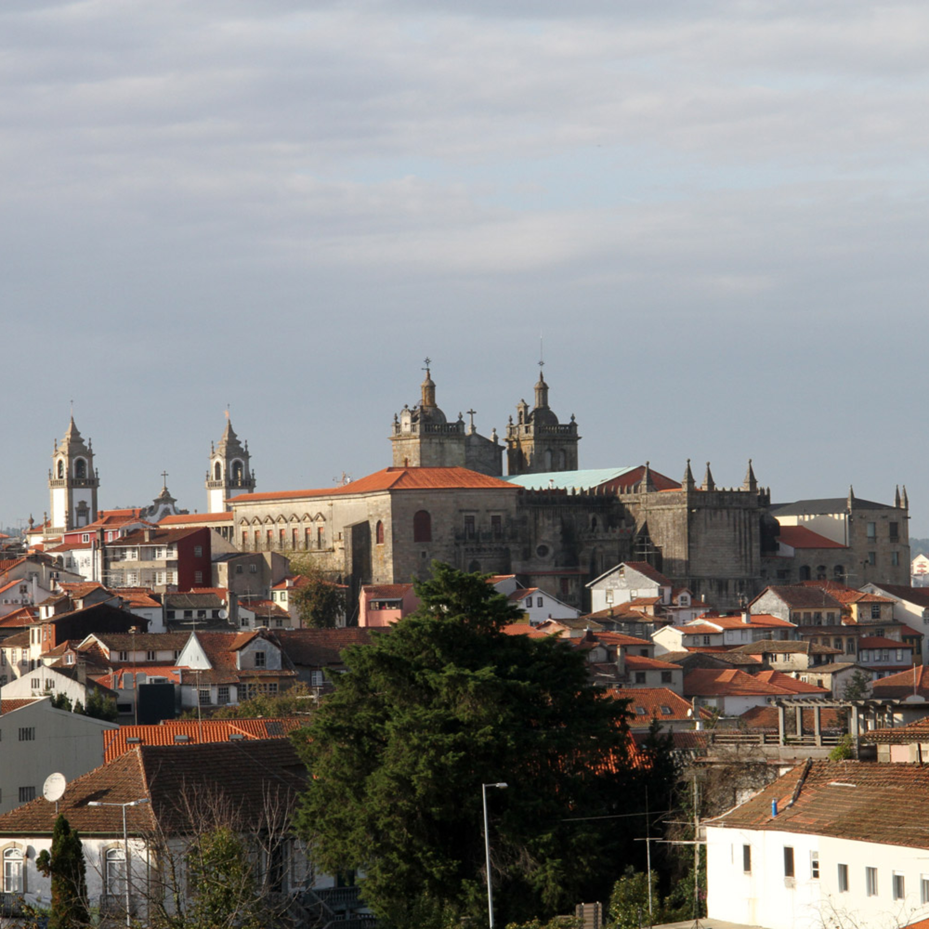 Sínodo dos bispos na Diocese de Viseu - Emissão 03-08-2024 episode artwork