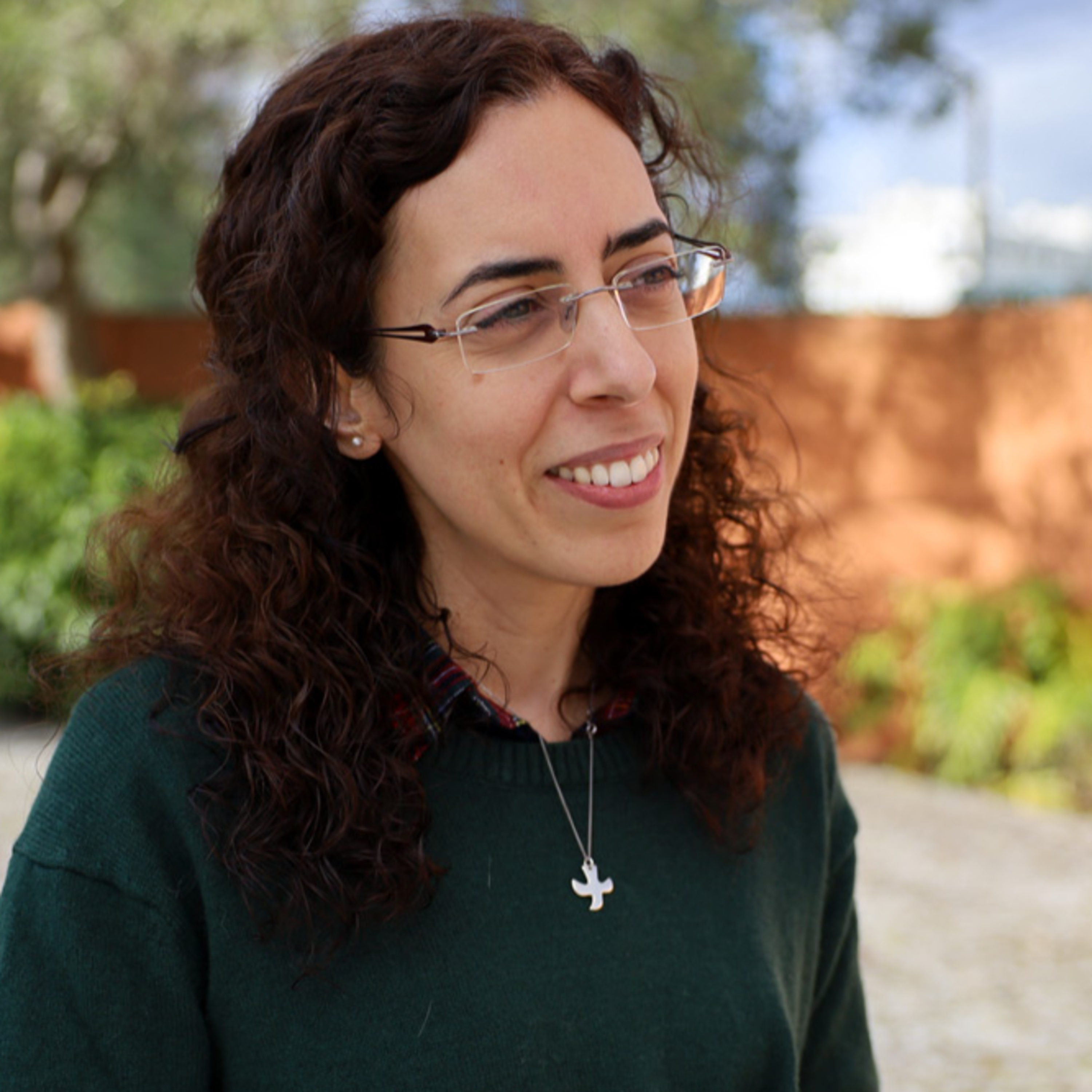 Ana Lúcia Agostinho é psicóloga por vocação profissional; empática e cuidadora por vocação humana - Emissão 09-01-2025 episode artwork