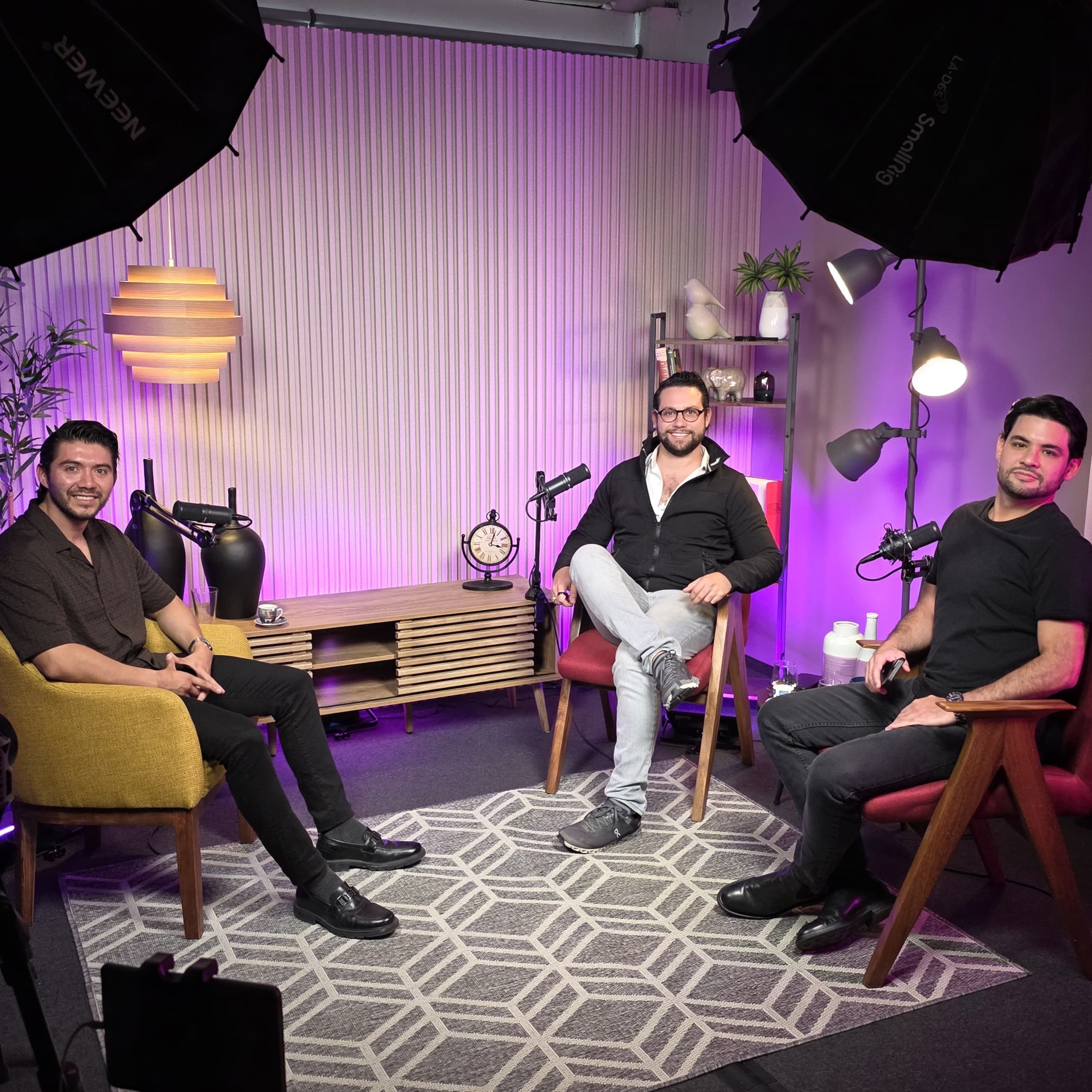 FLUJO CONSTANTE - Ventas por redes sociales, Filtro de Prospectos, IA en Seguimiento para Cierres