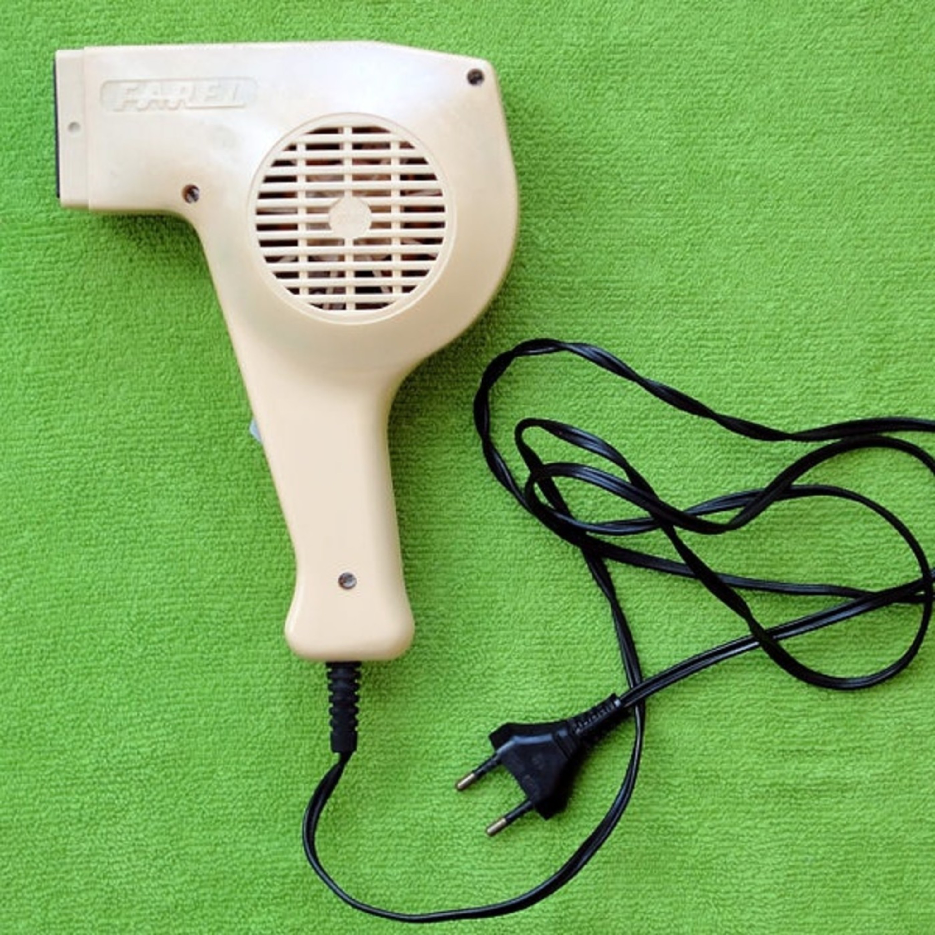 Eight Minutes Hairdryer Sound ASMR Italy