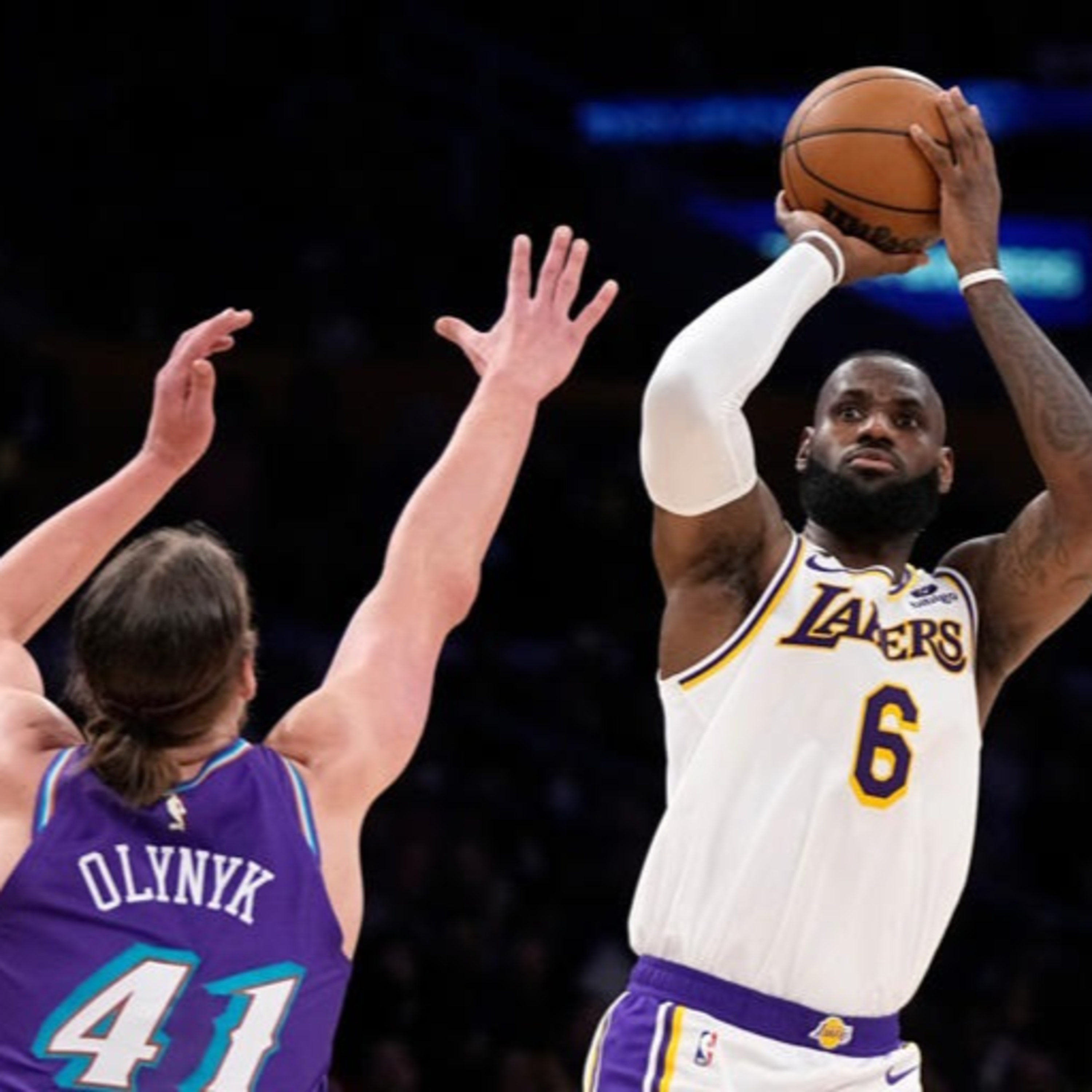 Lakers-Jazz Regular Season-Ending Recap! An Uninspired Lakers Win Has LA Headed For The Play-In! Group Chat!