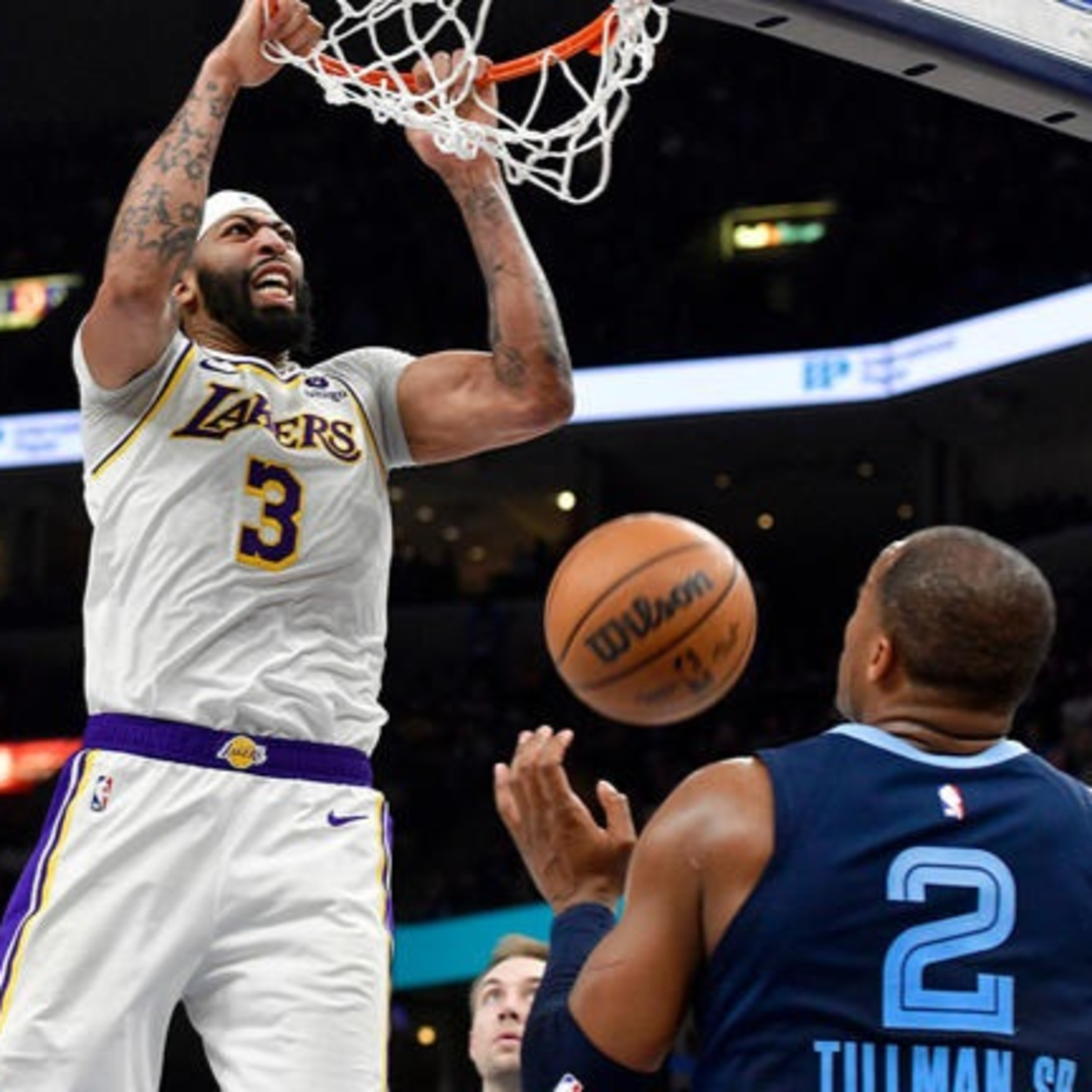 Lakers-Grizzlies NBA Playoff Game One Recap! Lakers Come Up Big In the Clutch! Group Chat!