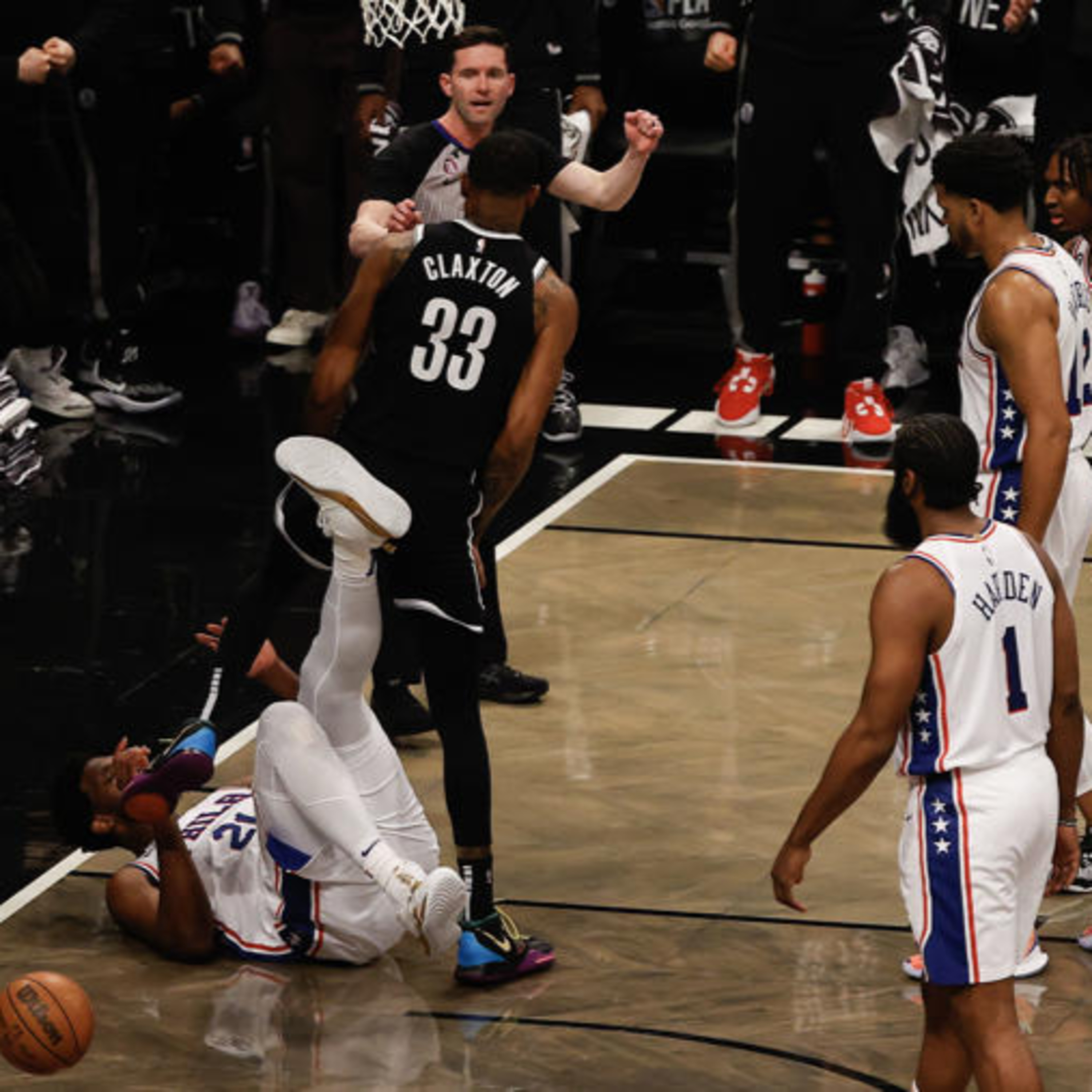 Late Night With The Lakers Fast Break- NBA Playoffs Wrap Up and What Can The Lakers Do For Game 3? With Joe Soro!