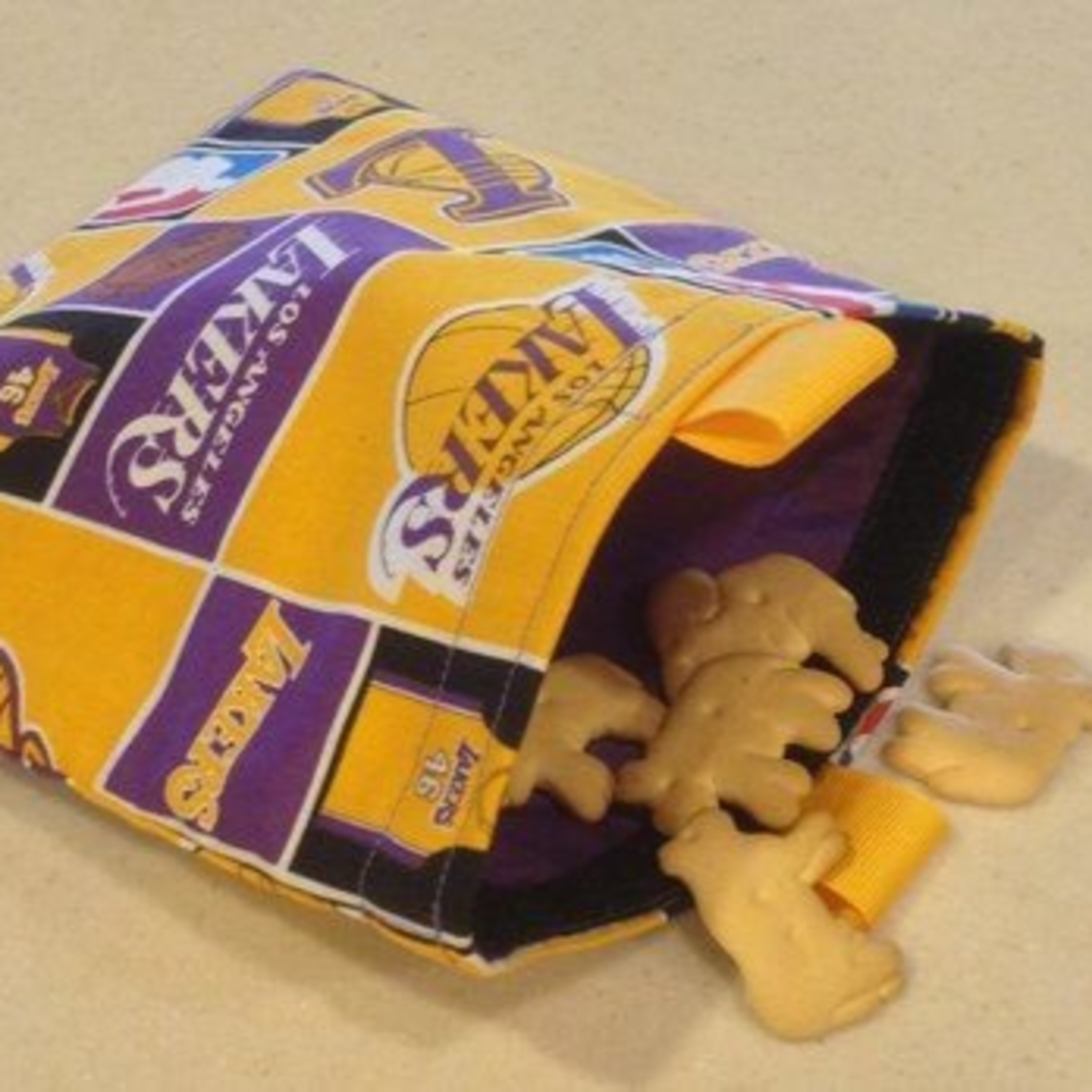 cover of episode Lakers Snack Pack- Why Are The Lakers So Bad Against Good Teams?