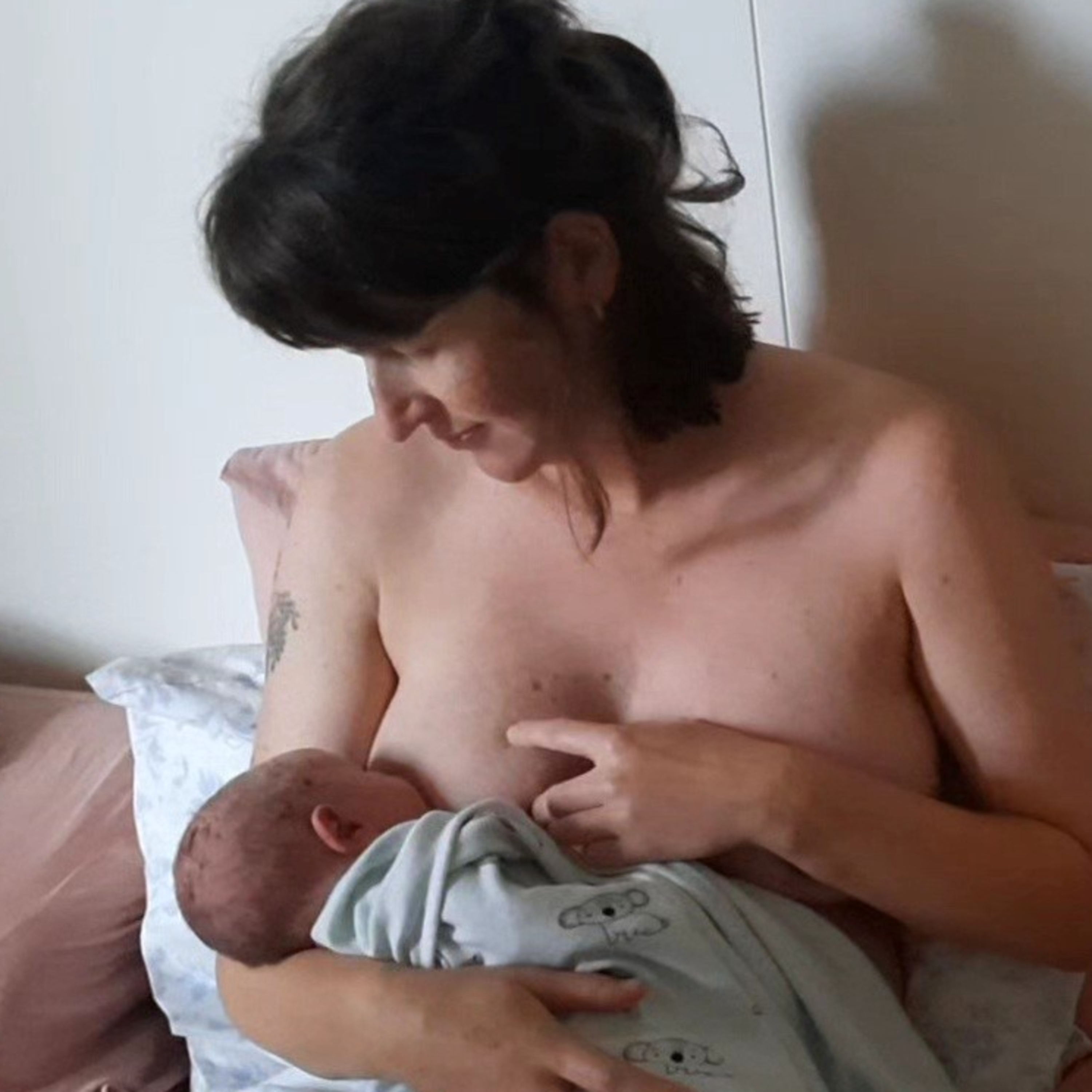 #187. Ellen's homebirth to Rowan episode artwork