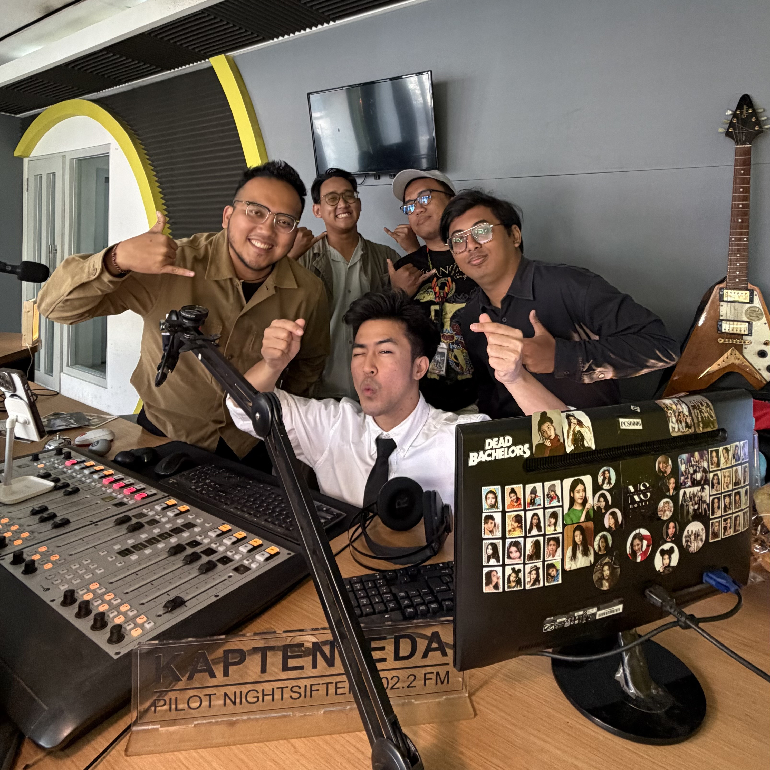 SELASA 5 MEI 2026 mas mas jawa. merasa diterima. etika menjadi capt's crew episode artwork