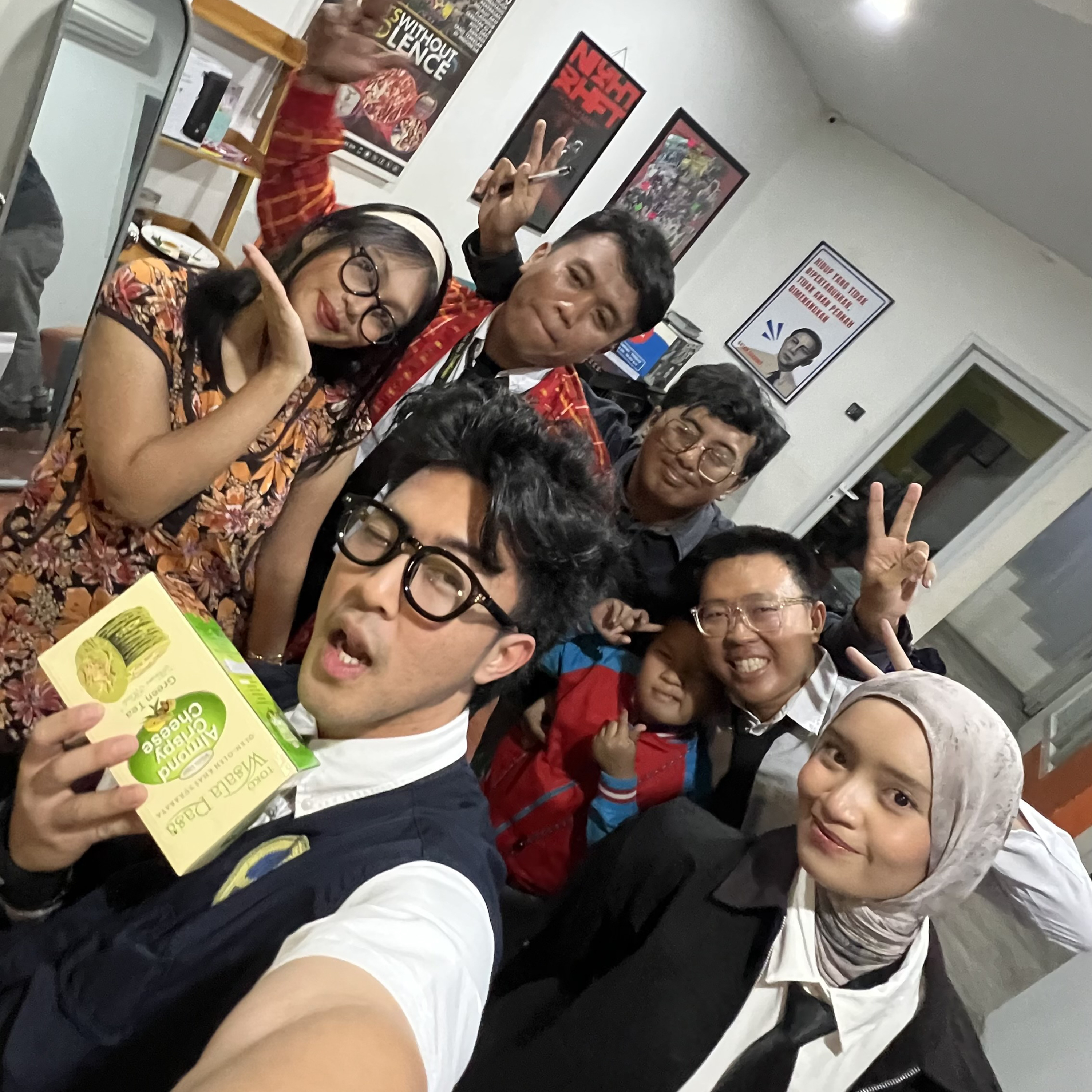 JUMAT NF CAPT1400: FRESH FRIDAY: LISA + JOHN MAYER and more: capt's music club episode artwork