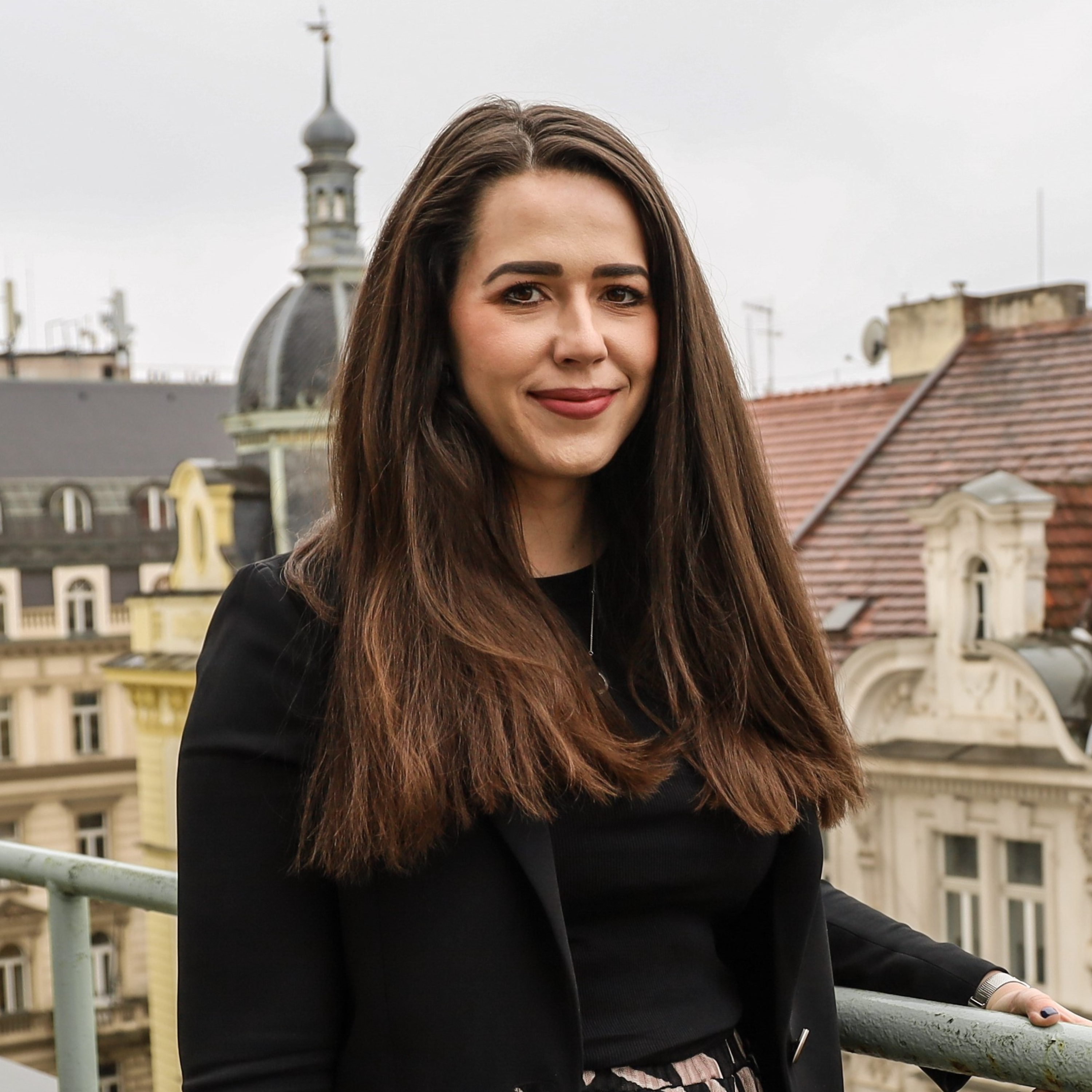 Tereza Kůnová: „Čechů je v institucích EU pořád málo. Mají tak větší šanci“. episode artwork