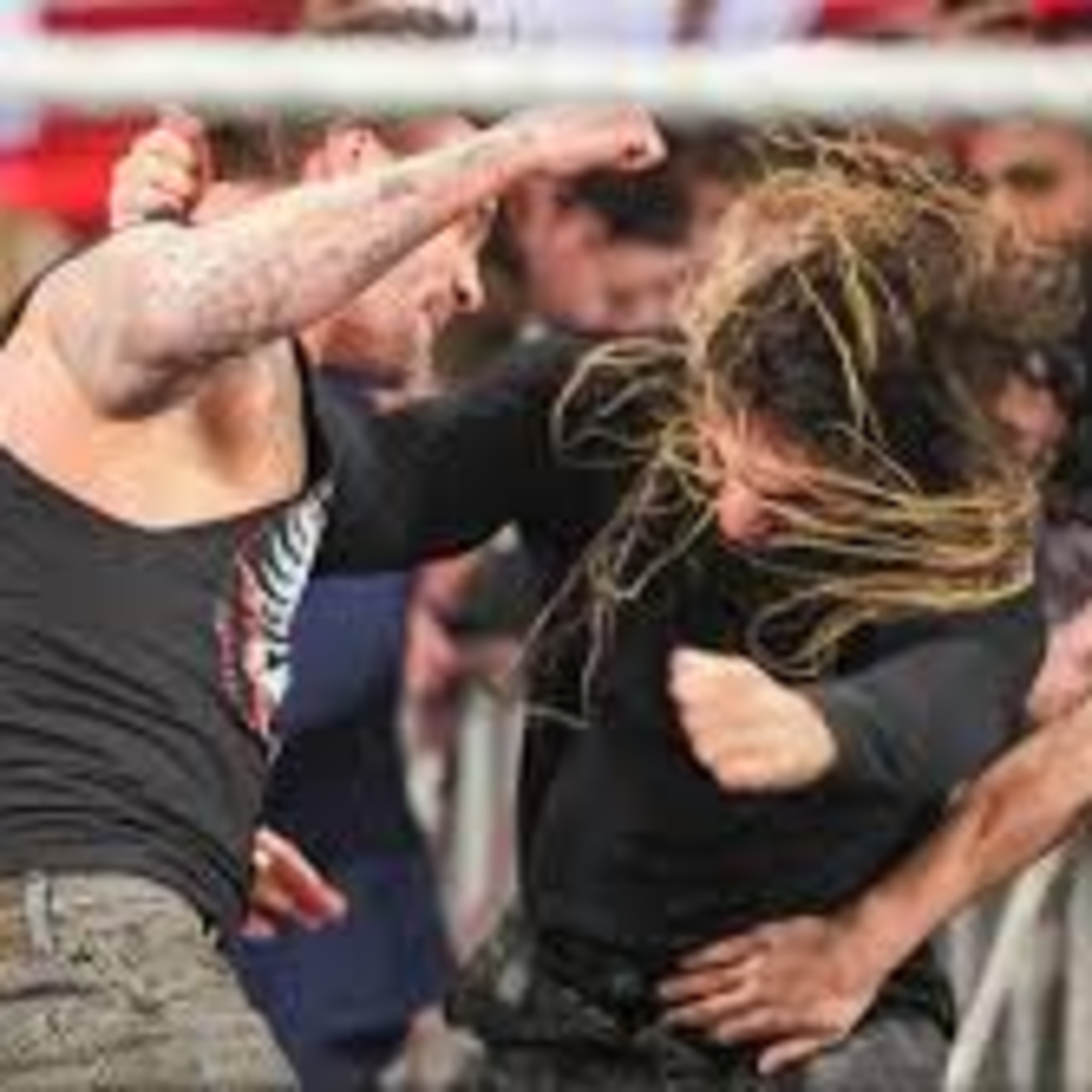 WWE RAW : Roadblocks on Wrestlemania Road