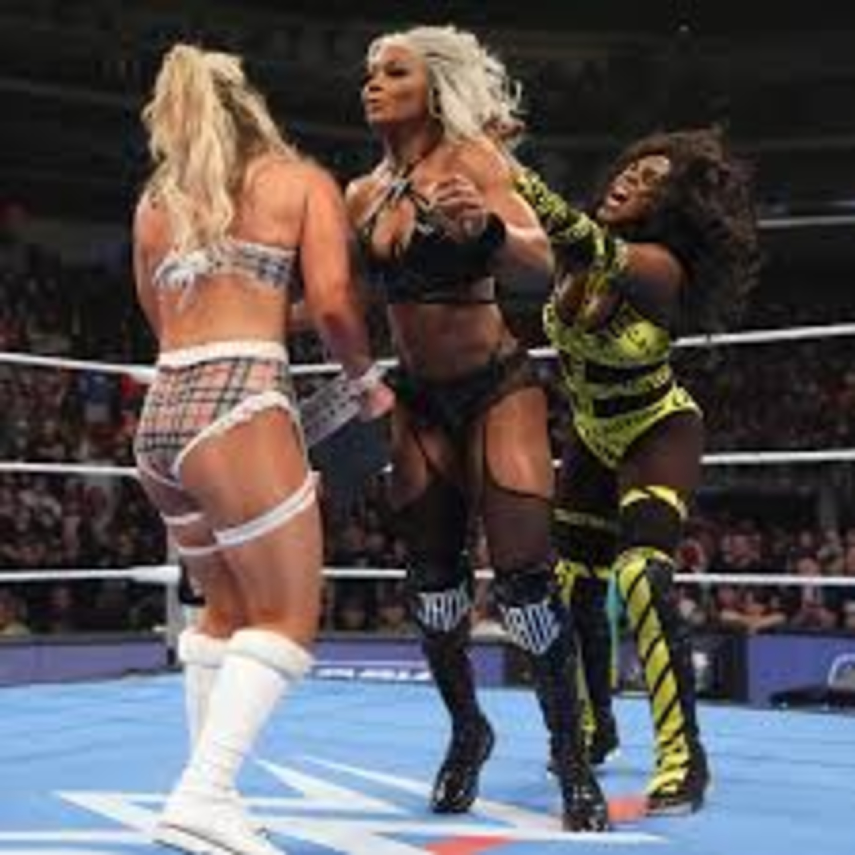 WWE Smackdown - Trouble for Tiffy!