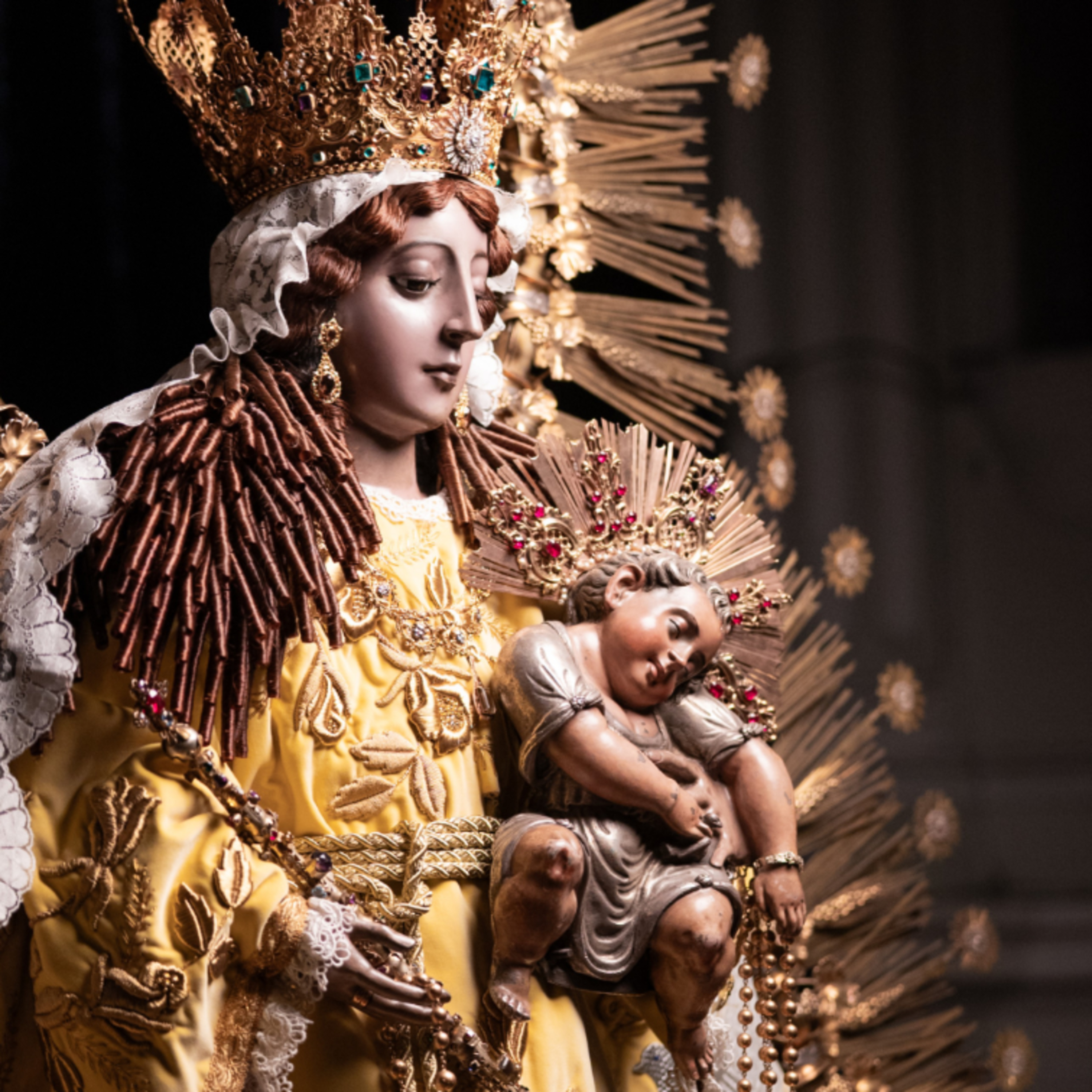 Portada de El Santo Rosario camino de conversión