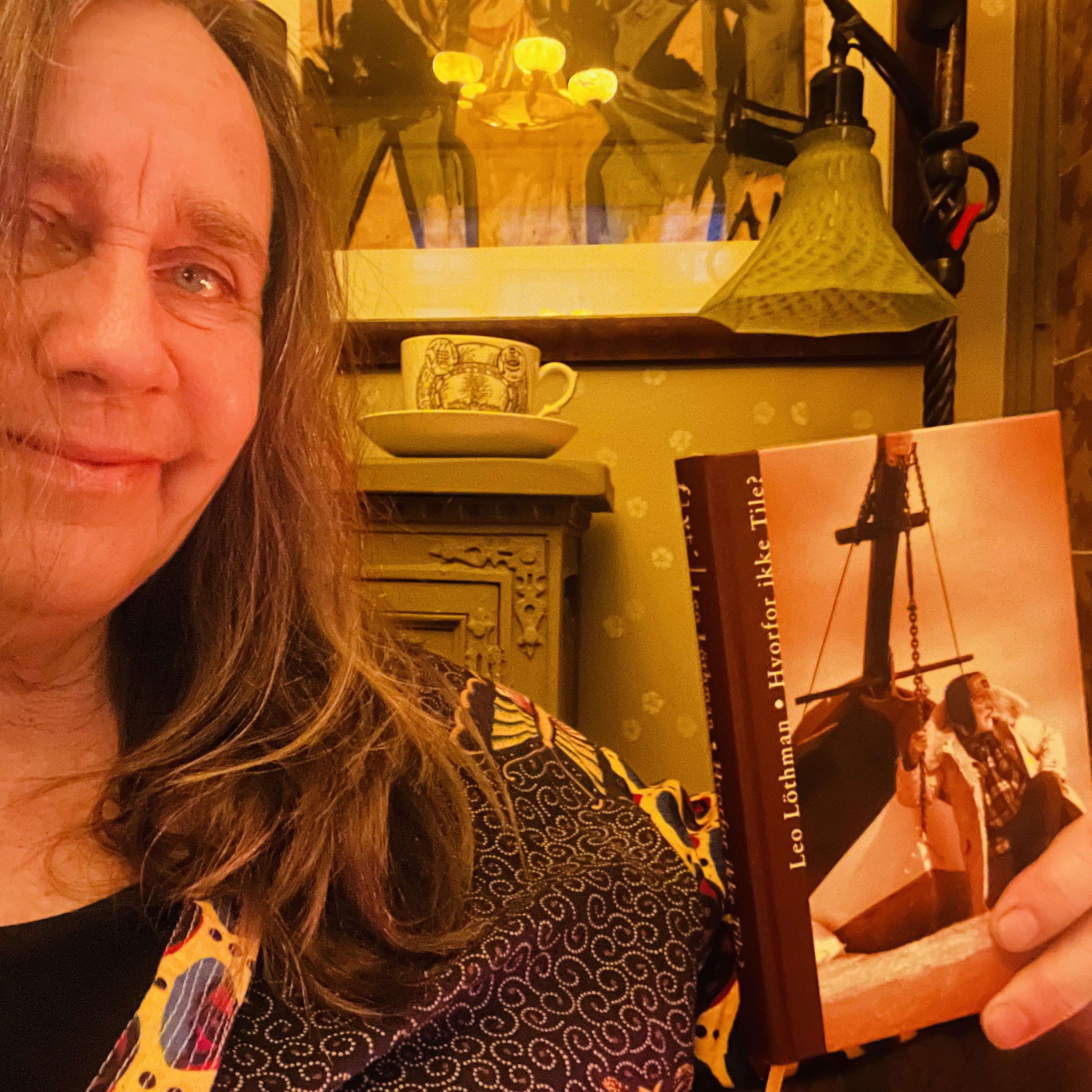 Anne leser fra boken...