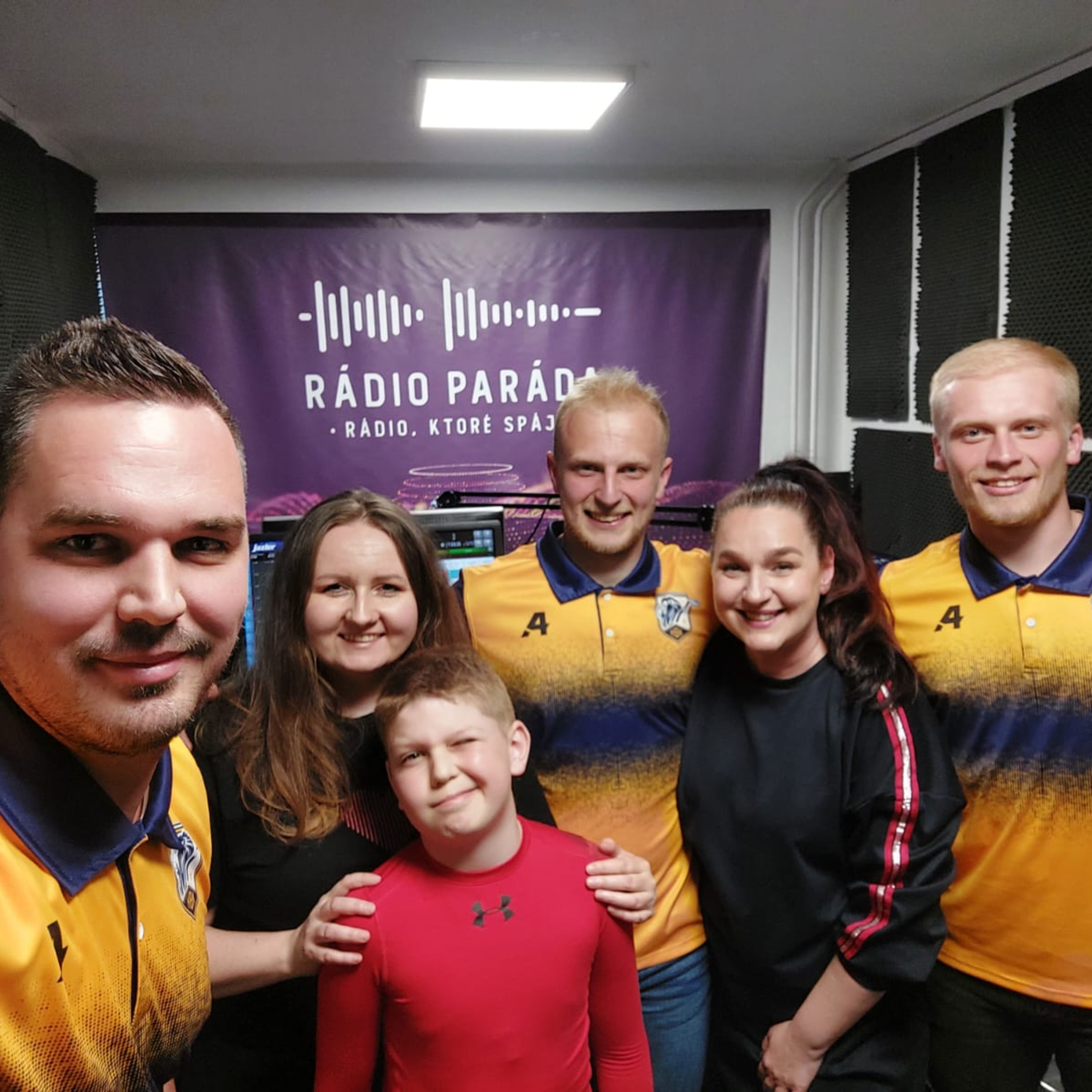 Rozhovory športovci: Viktor Hnat s bratmi Martin a Jakubom Balogáčovcami, hokejbalisti HBK Levíčata Humenné episode artwork
